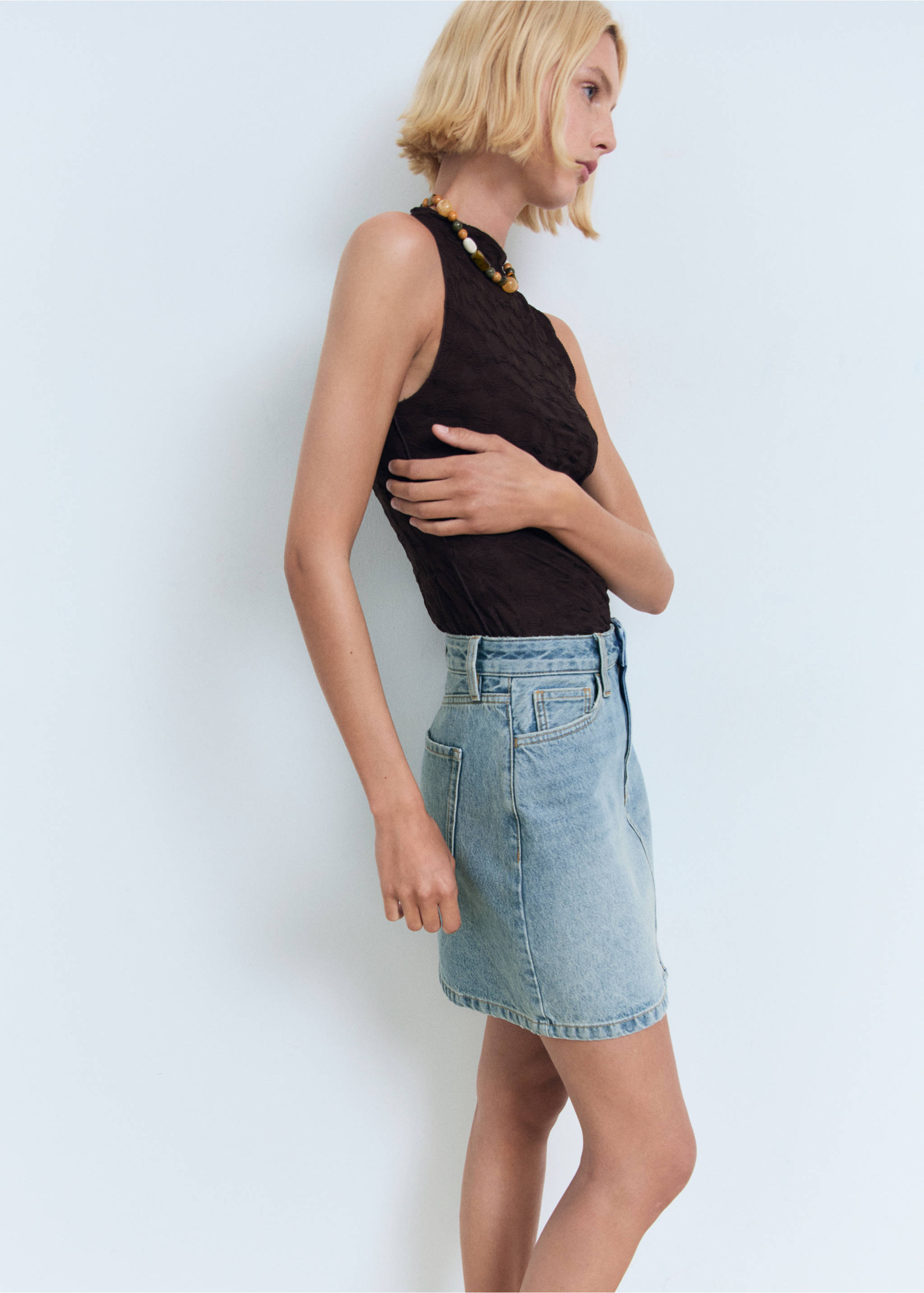 Short denim skirt - Details of the article 1, Medium Blue. Ref: 17051235-00.