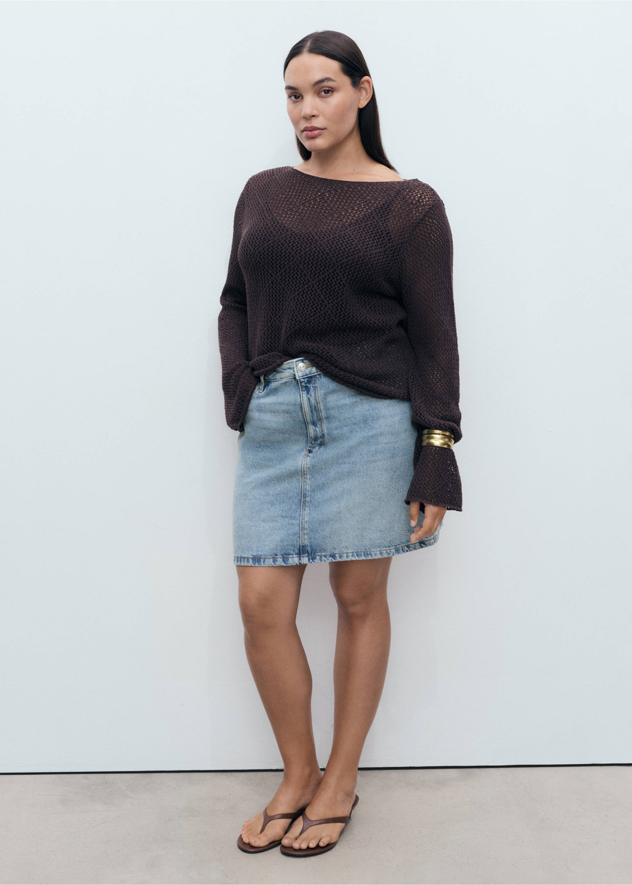 Short denim skirt - Details of the article 3, Medium Blue. Ref: 17051235-00.