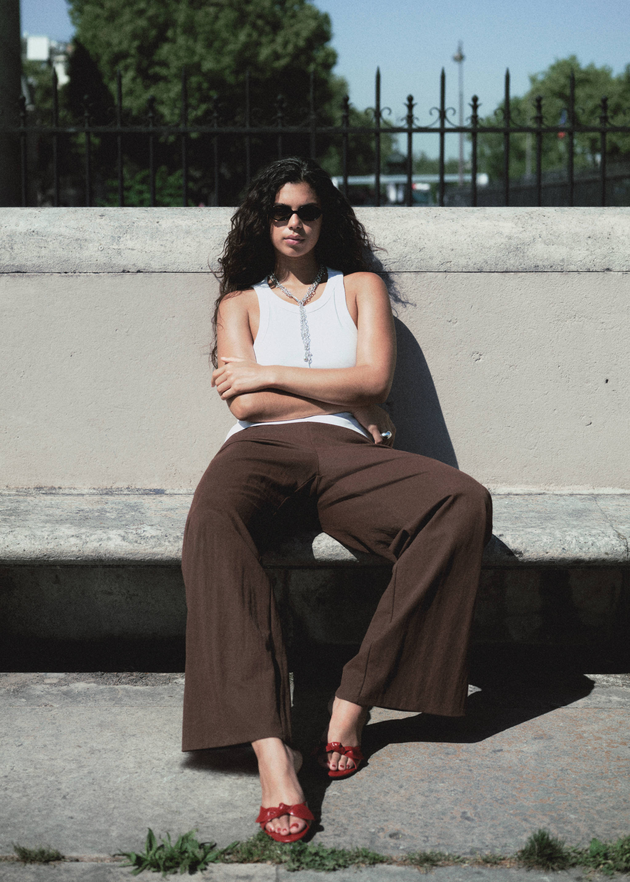 سروال واسع بقصة مستقيمة - تفاصيل المنتج 6, شوكولاتة. Ref: 17051238-00.