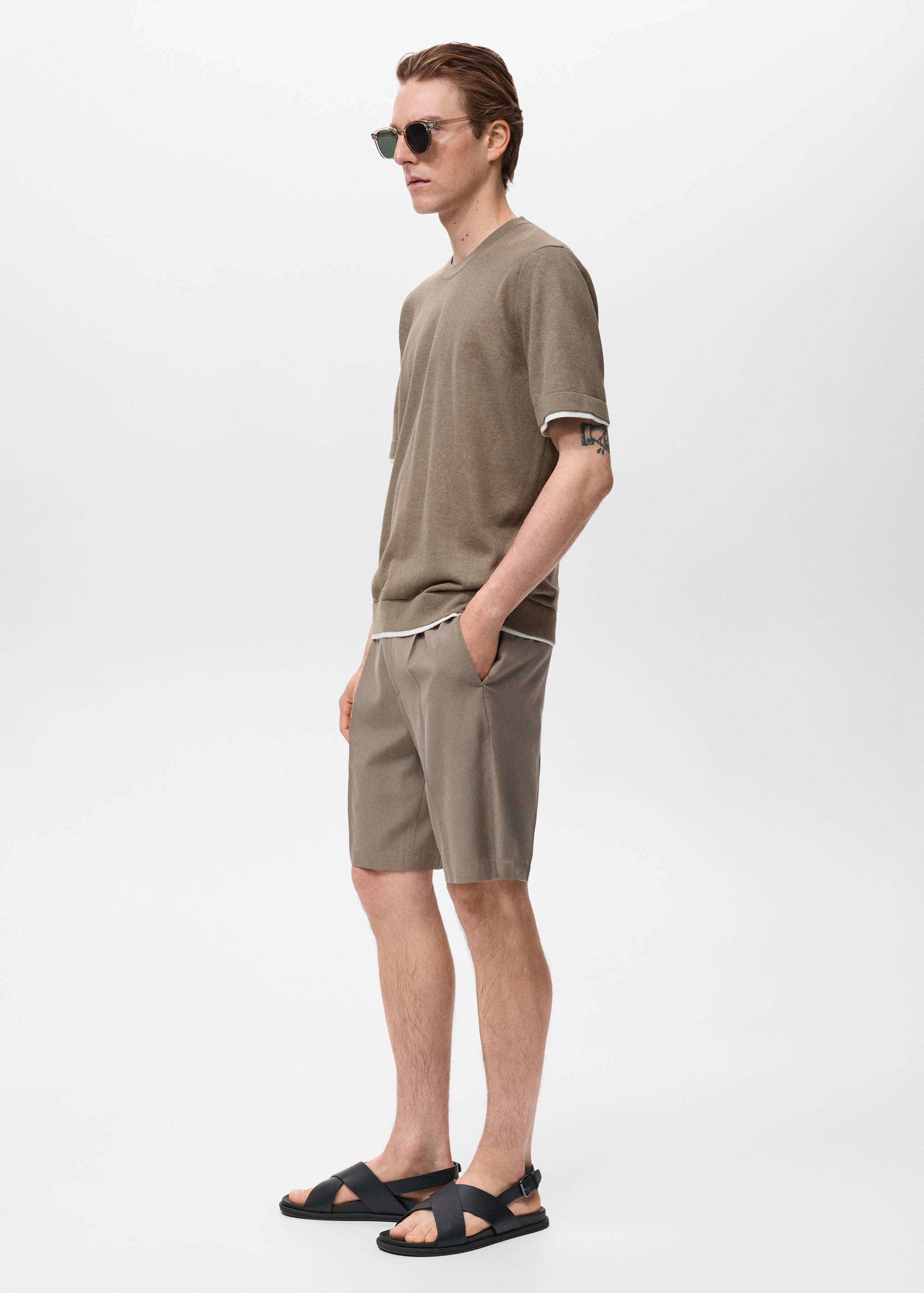 Contrasting cotton-blend T-shirt - Details of the article 2