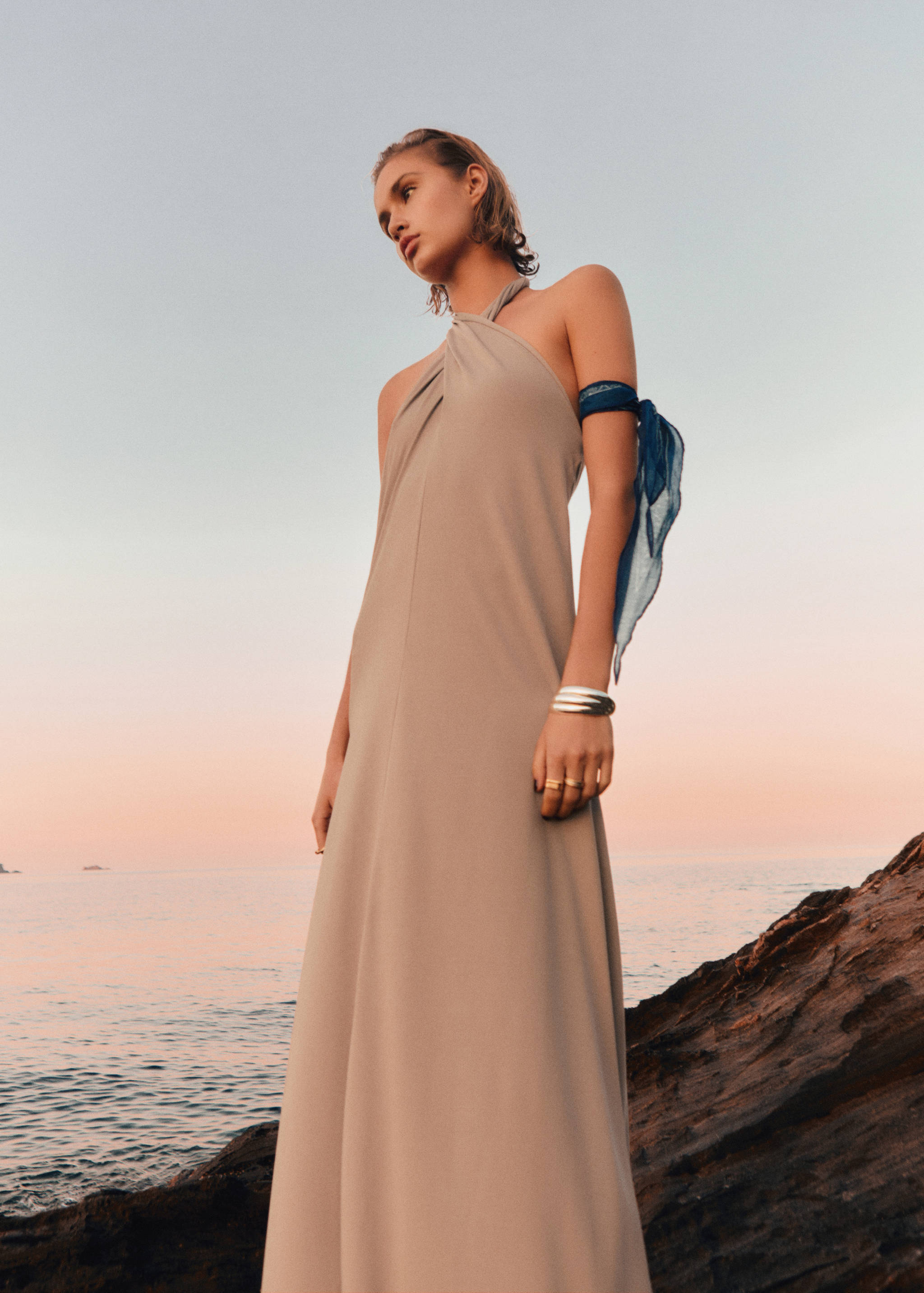 Long halter wrap dress - General plane