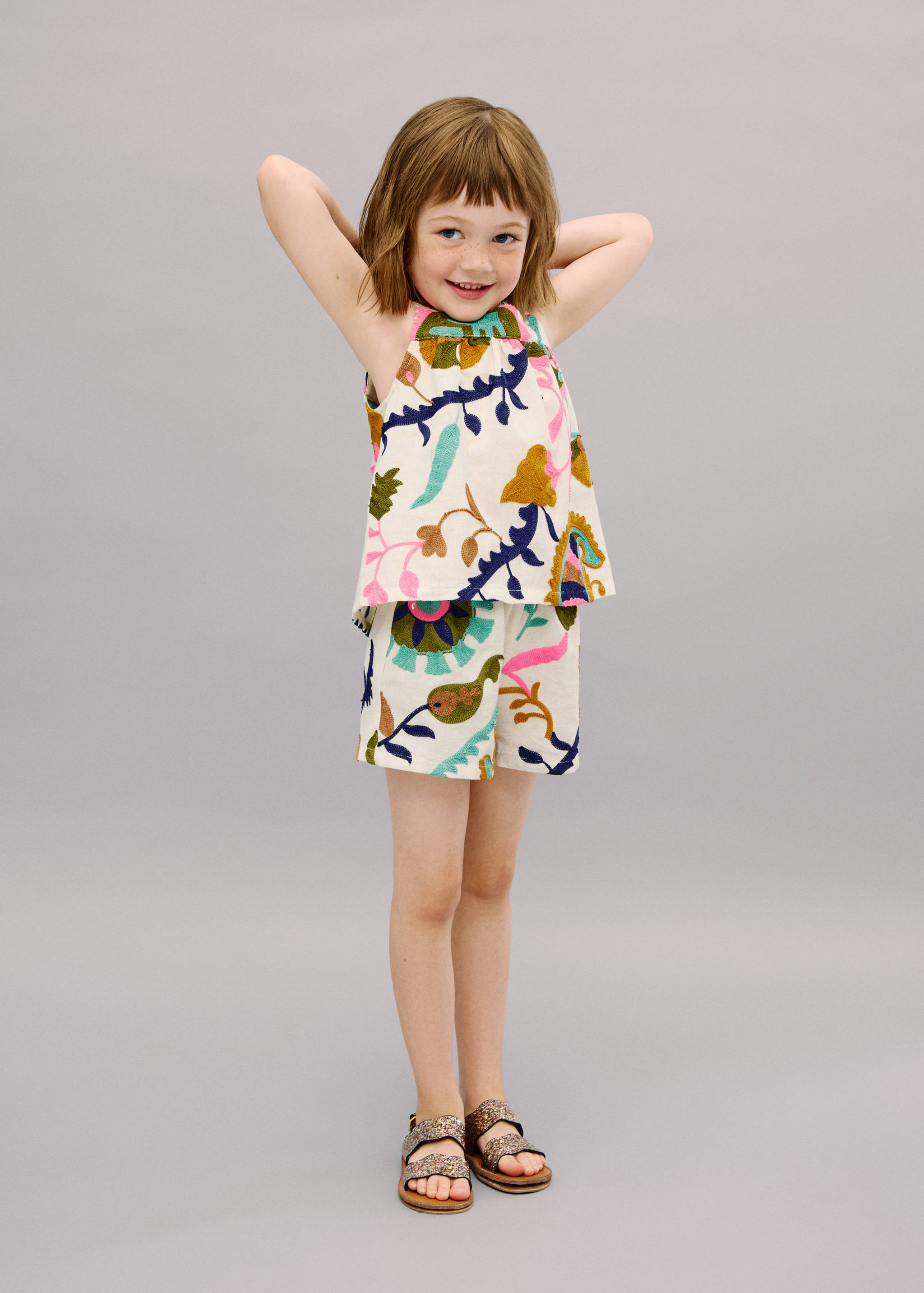 Embroidered linen shorts - General plane