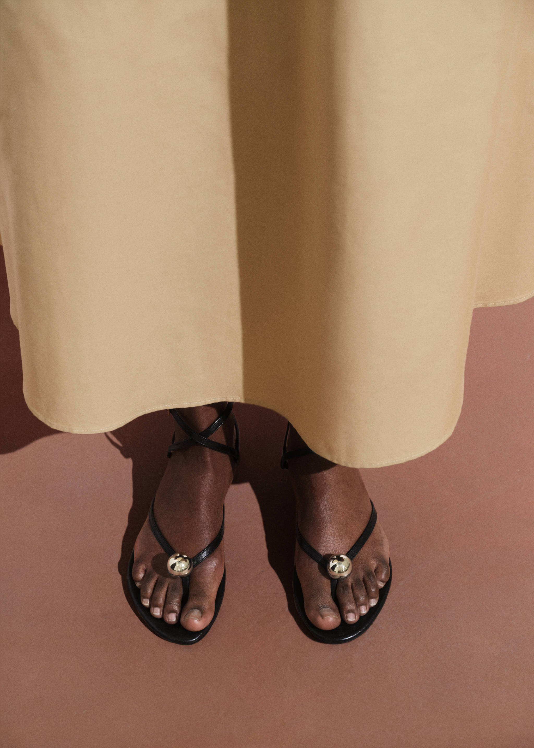 Leather strap sandals with metallic detail - Details of the article 9