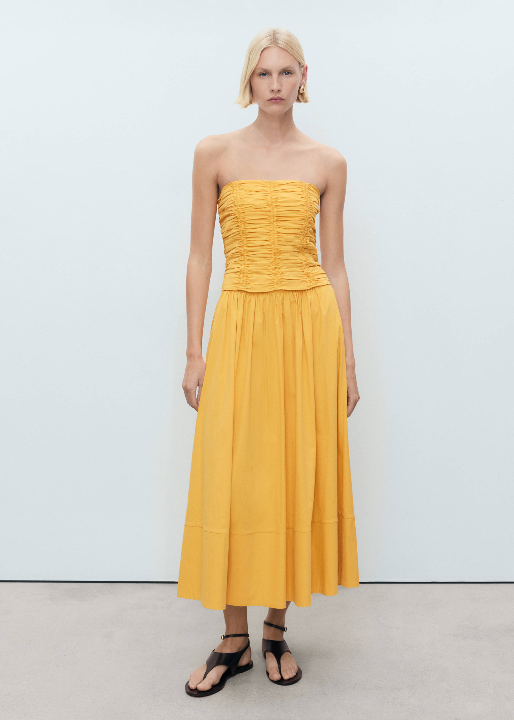 Lång rynkad kjol - Allmän bild