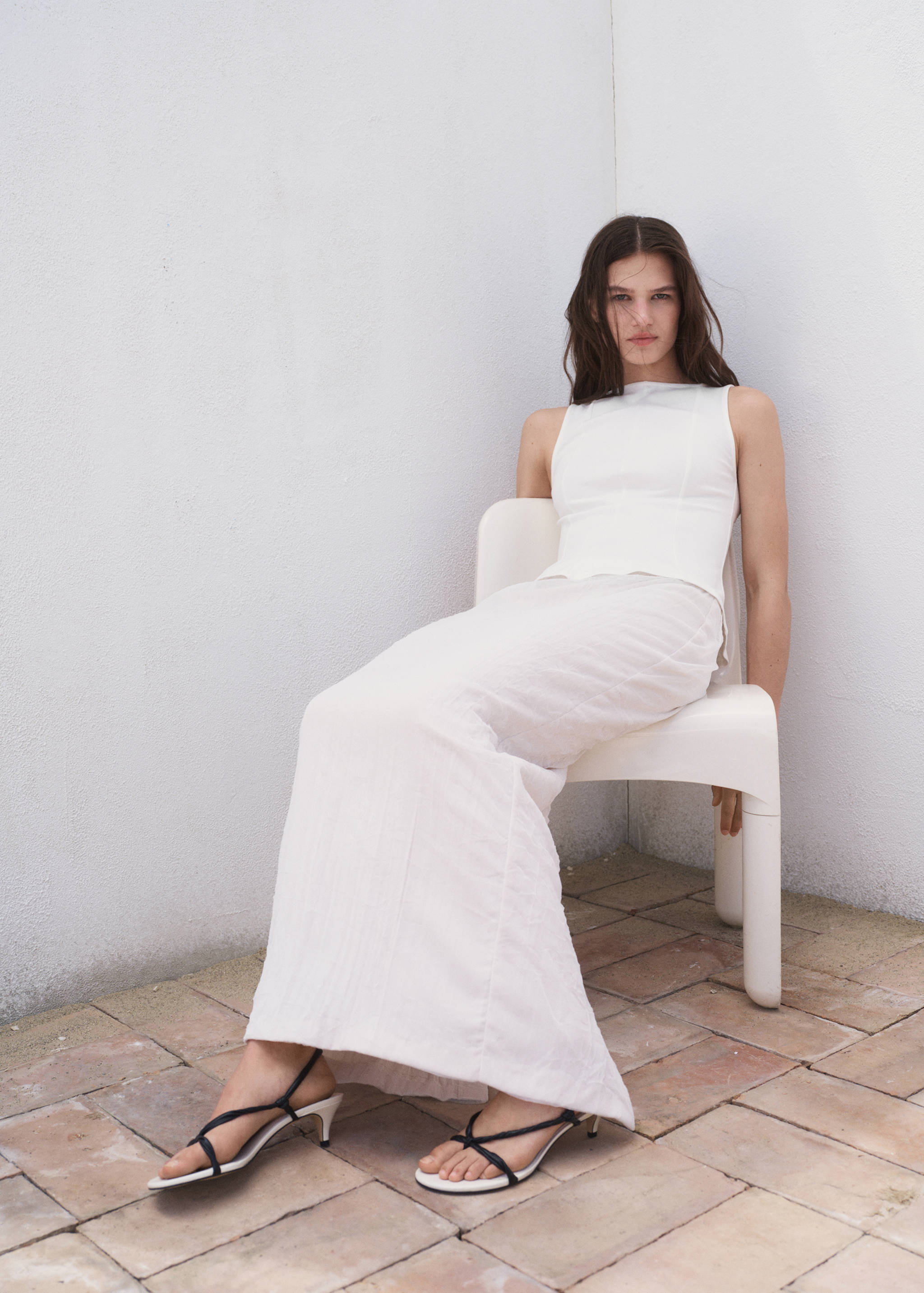 Peplum top with seam detail - Details of the article 2