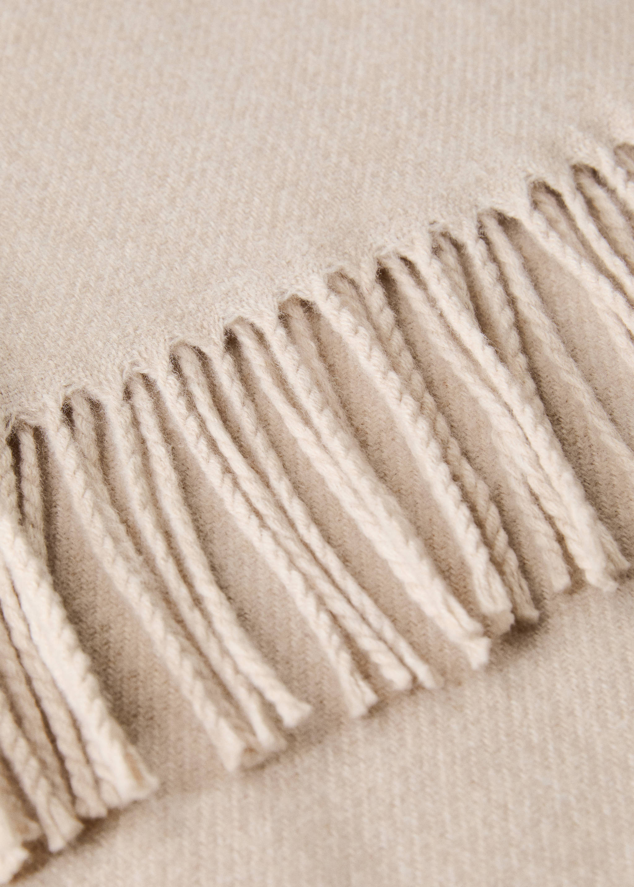 Wool-blend blanket with fringes - Details of the article 1