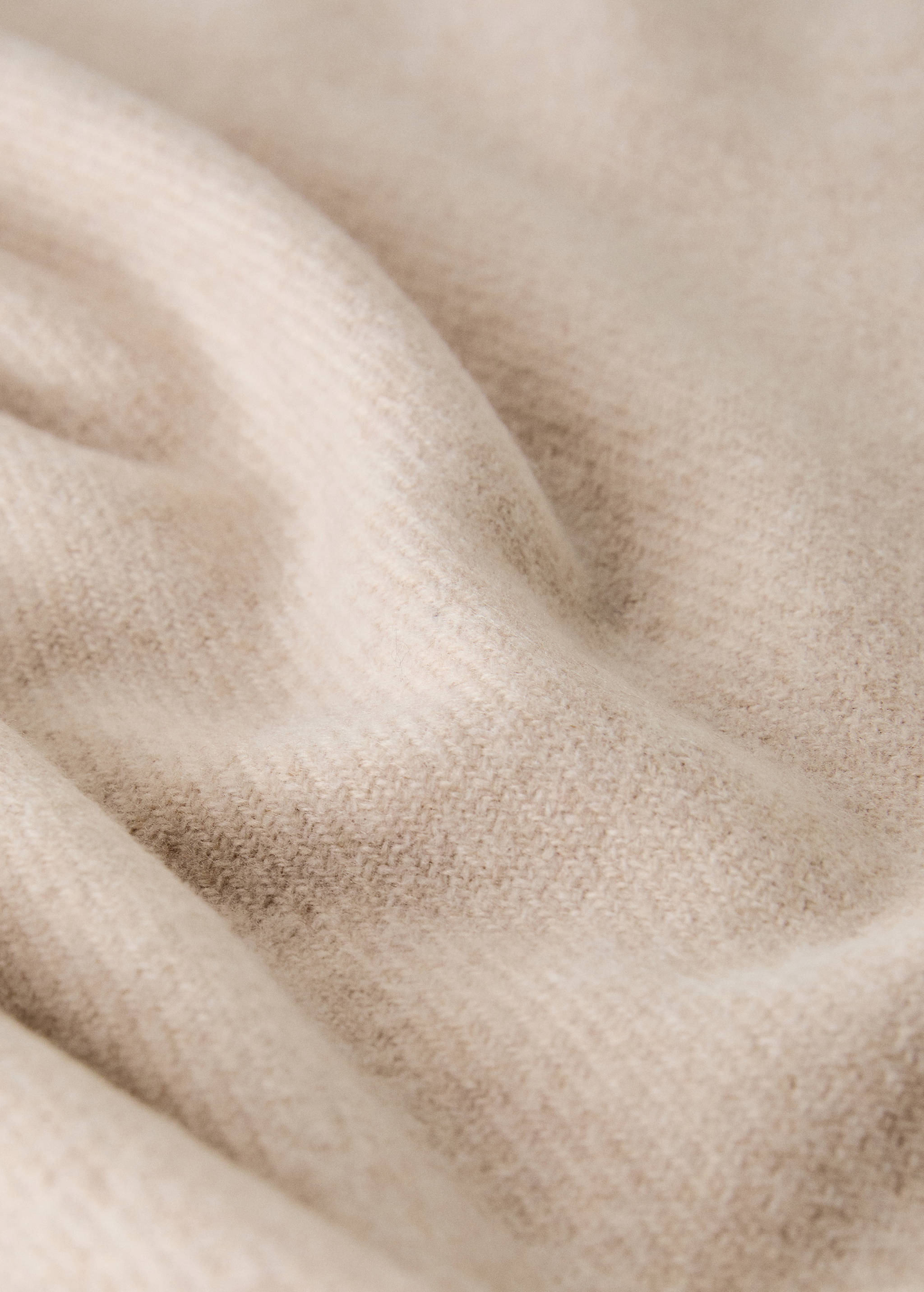 Wool-blend blanket with fringes - Details of the article 2