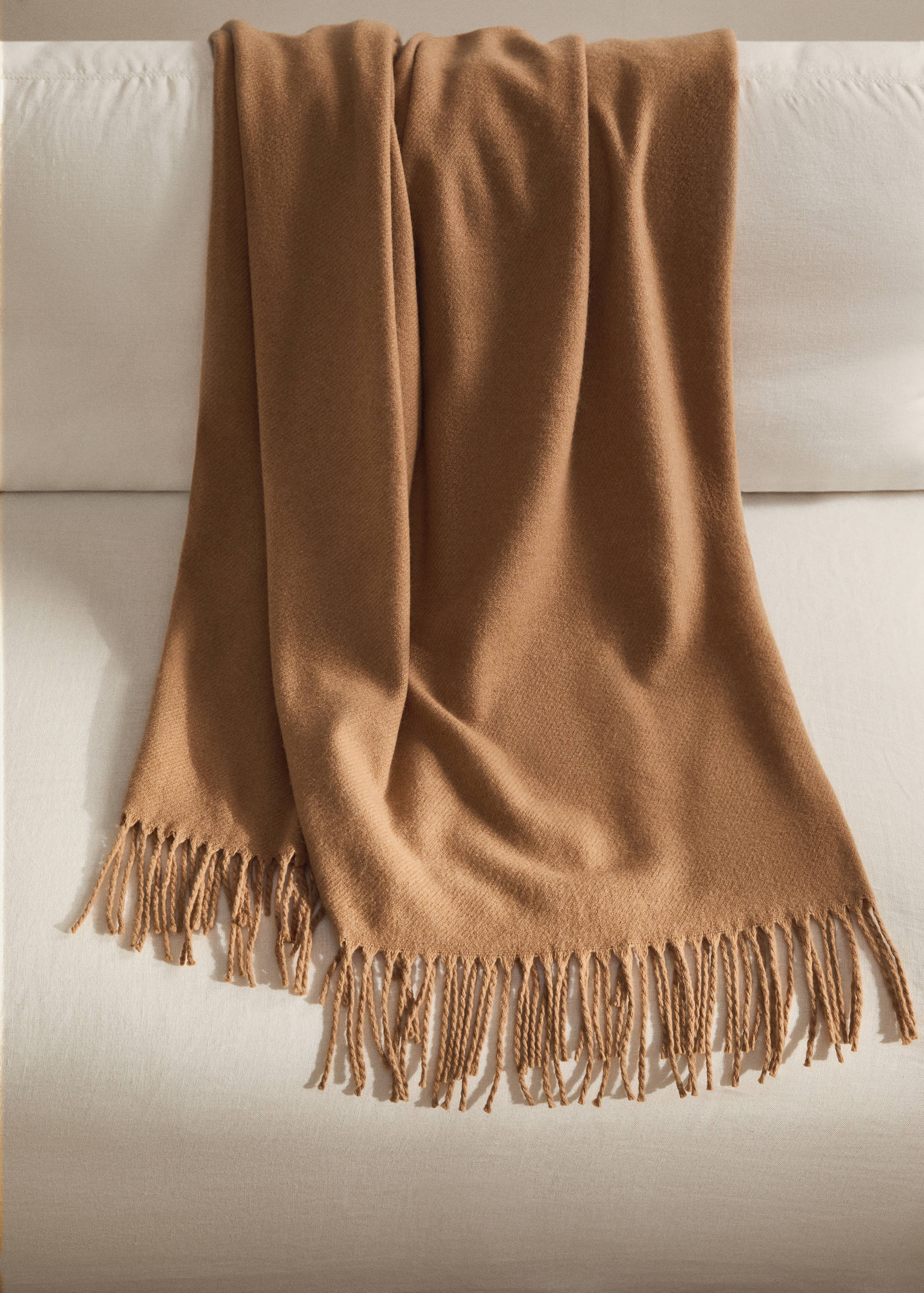 Wool-blend blanket with fringes - General plane
