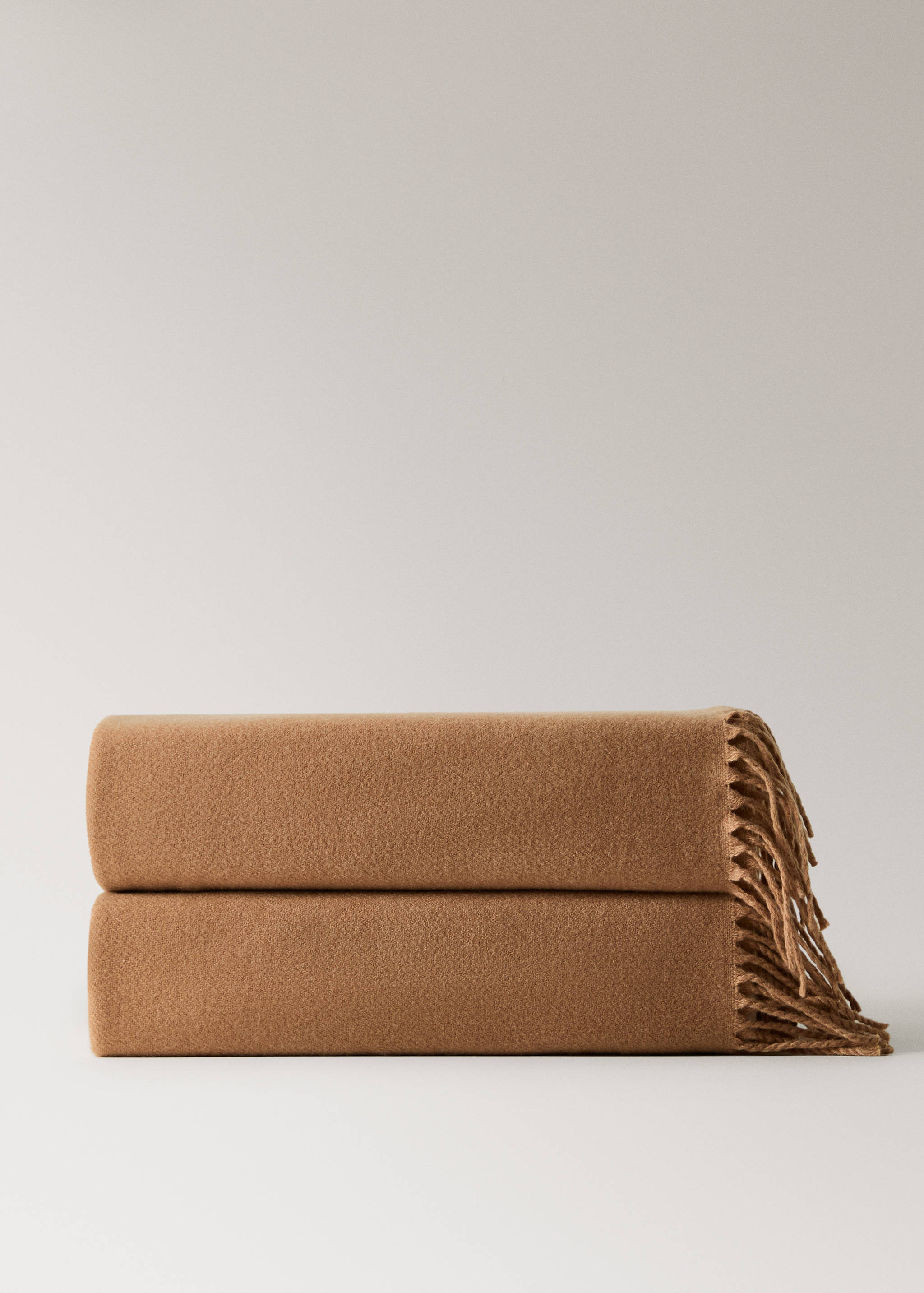 Wool-blend blanket with fringes - Article without model