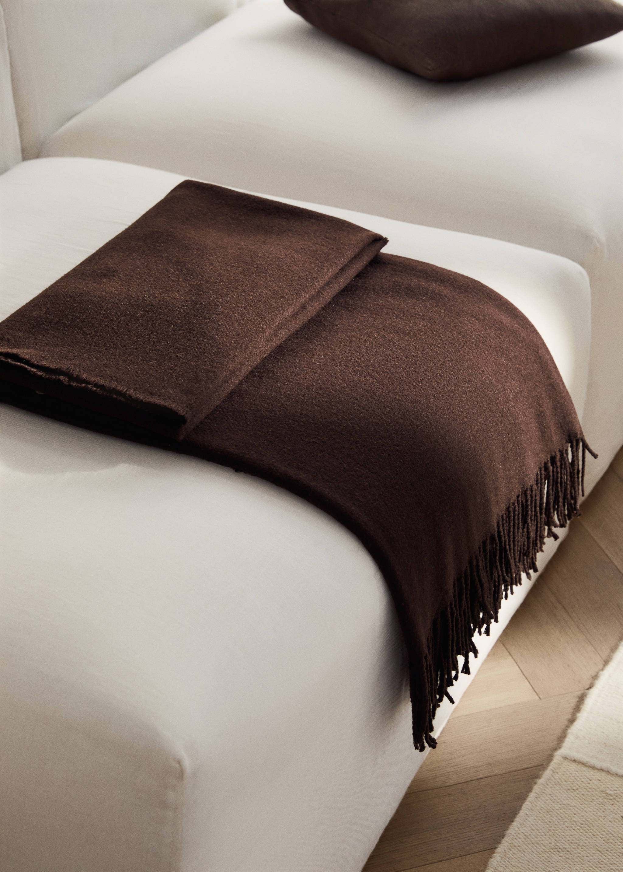 Wool-blend blanket with fringes - General plane