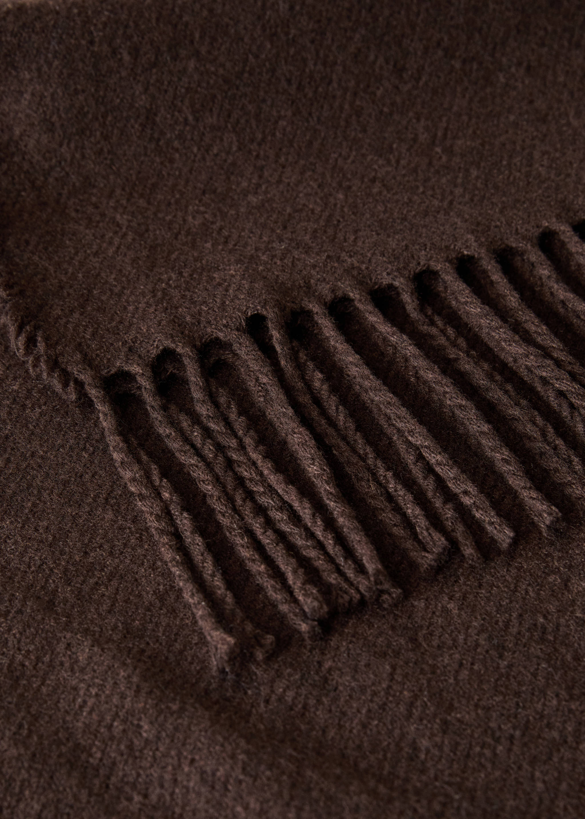 Wool-blend blanket with fringes - Details of the article 1