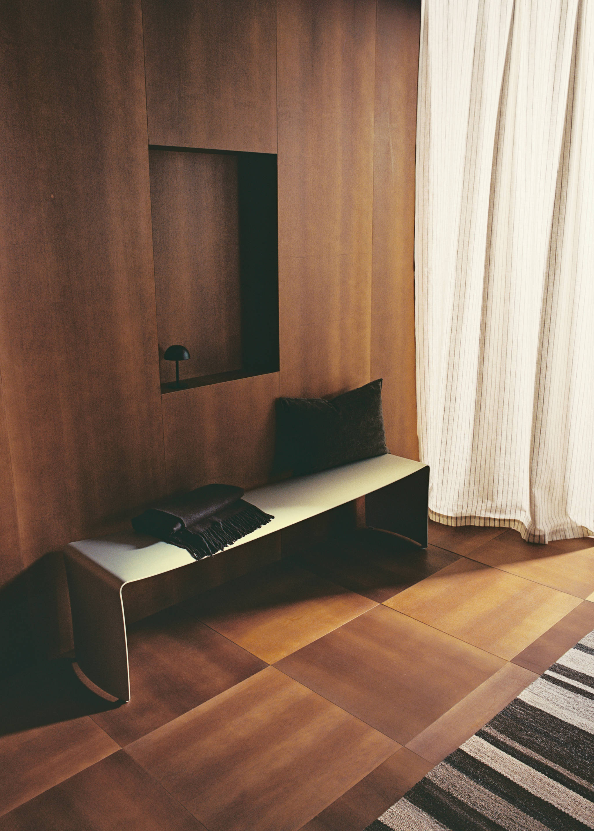 Wool-blend blanket with fringes - Details of the article 5