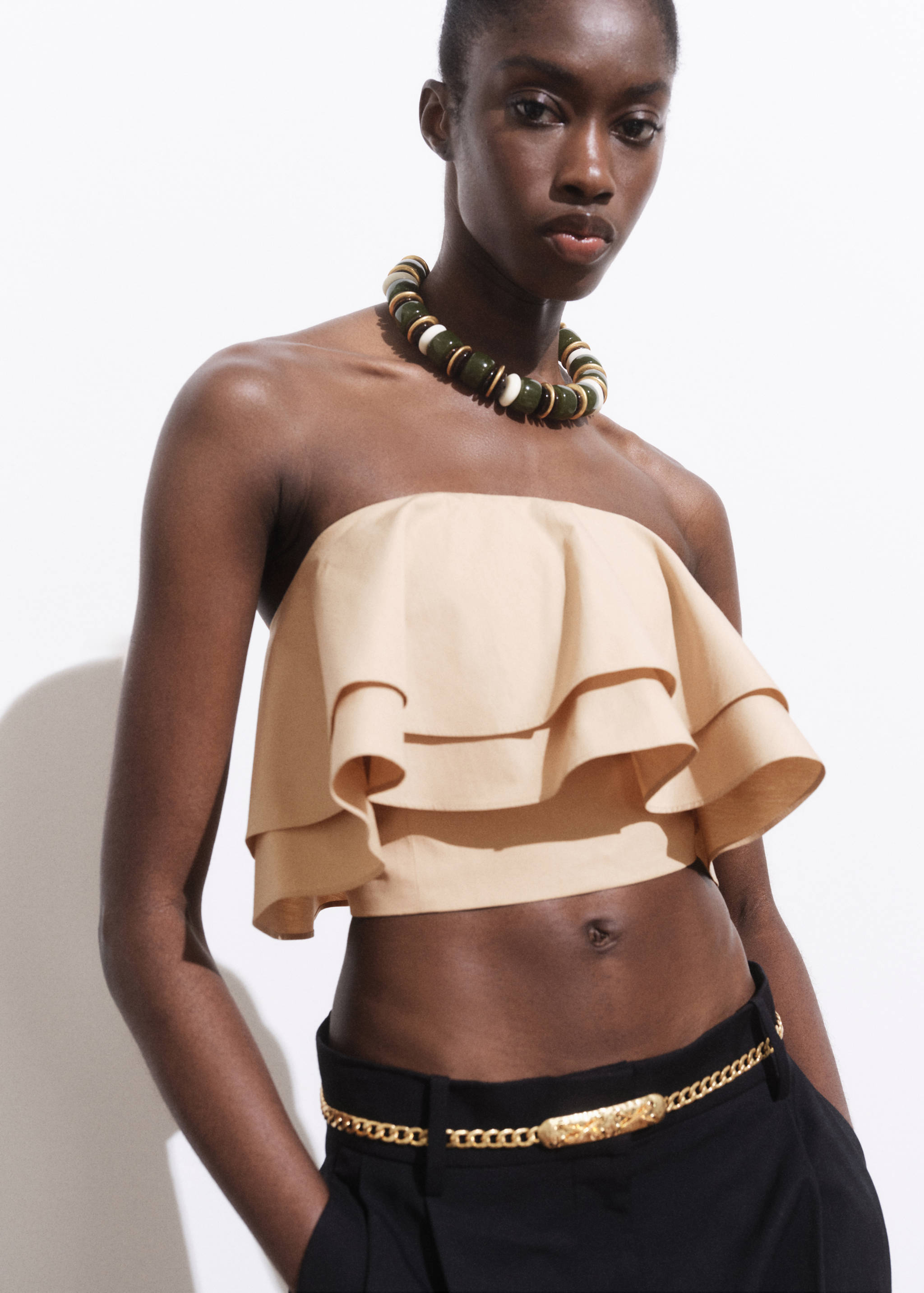 Strapless top with ruffles - Medium plane