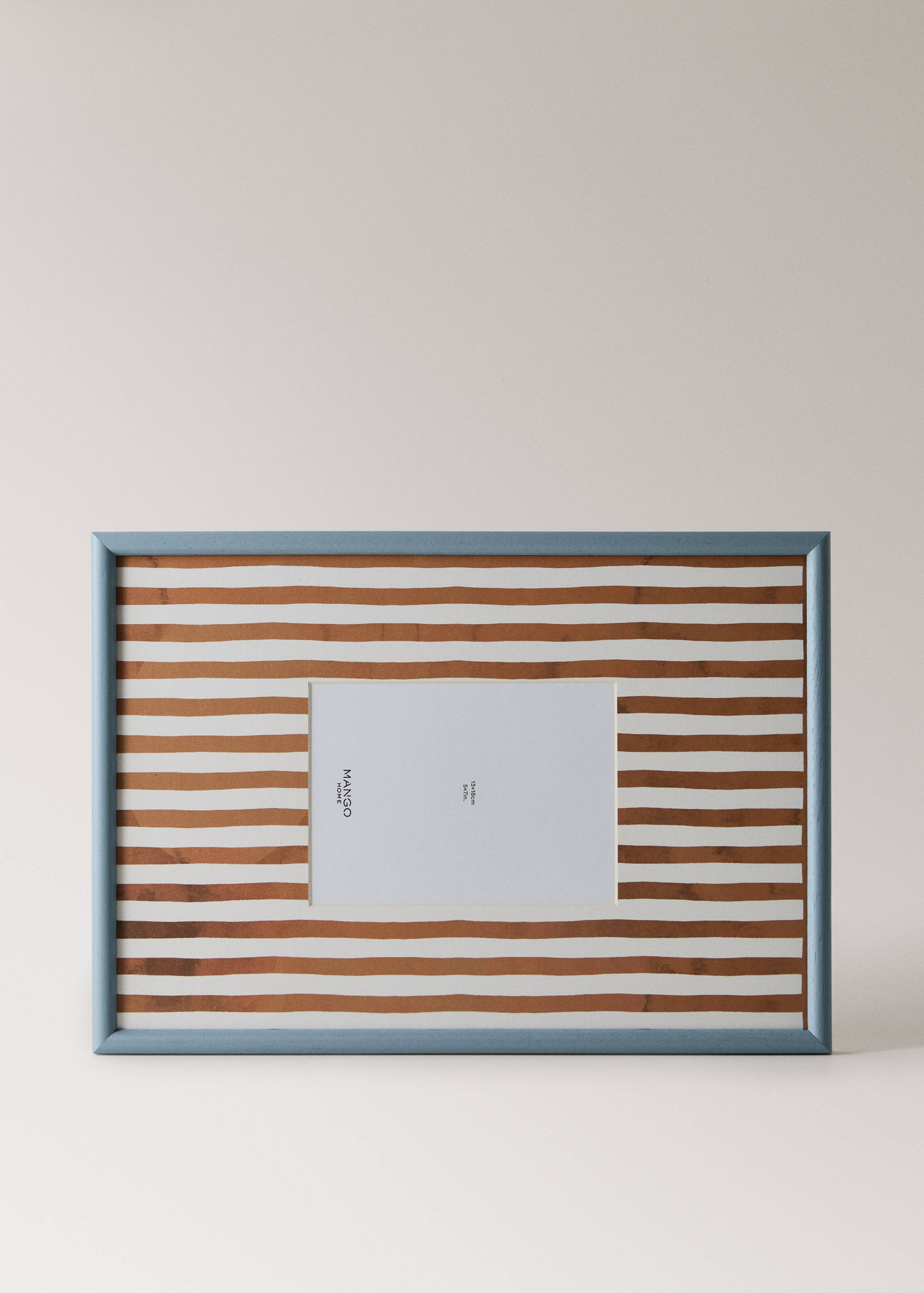Medium wood frame with lines - Details of the article 3