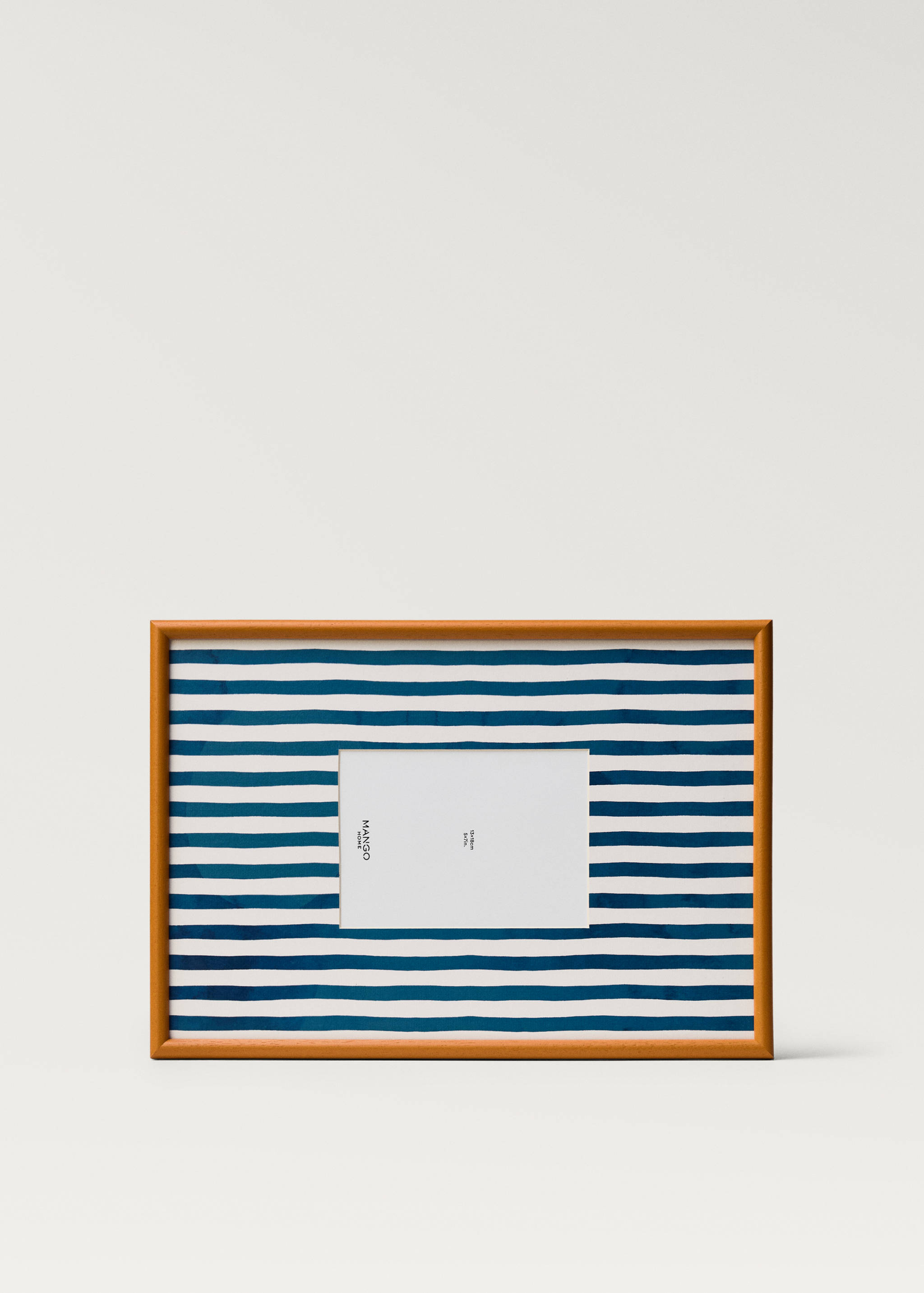 Medium wood frame with lines - Details of the article 1