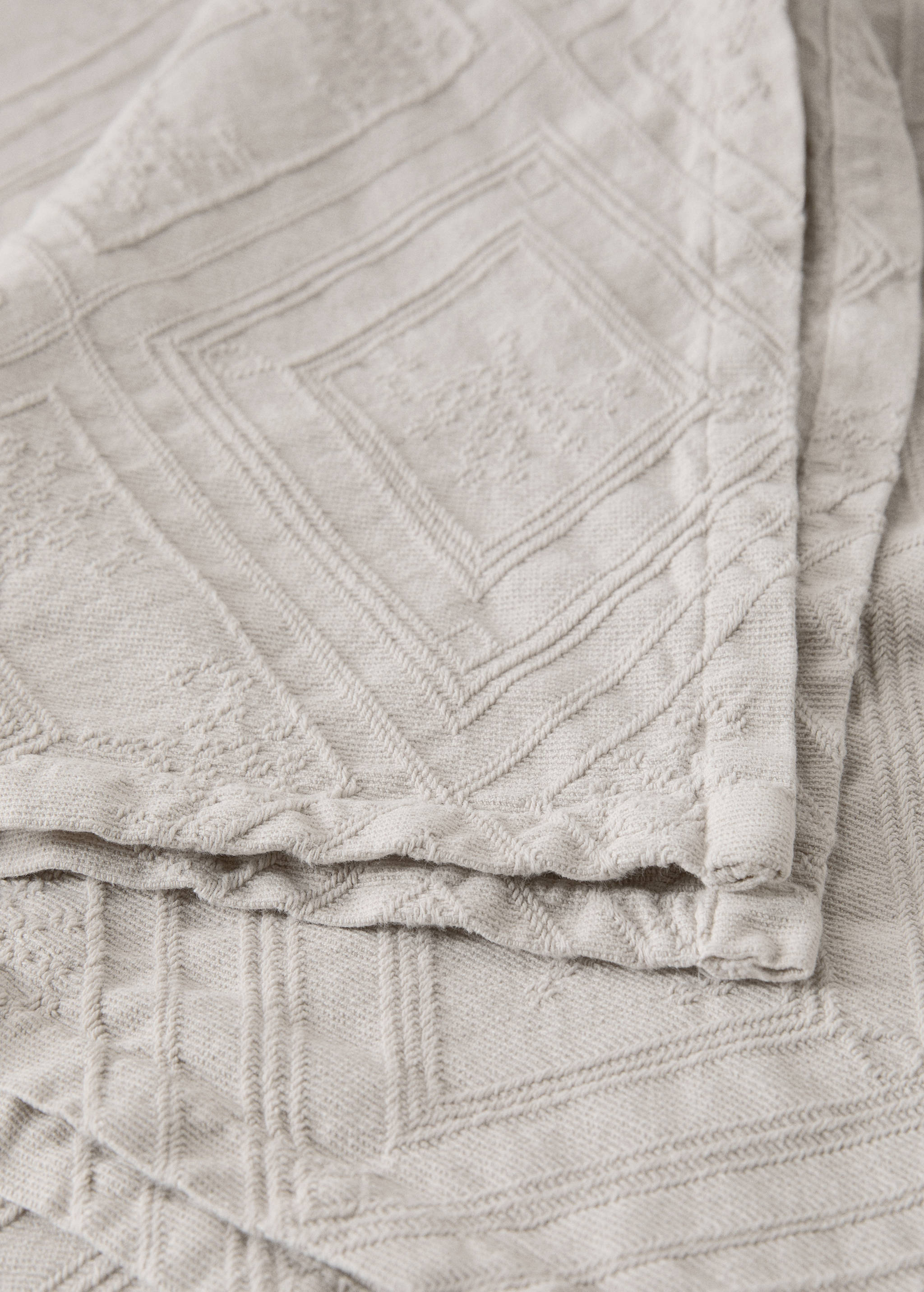 Cotton jacquard diamond-pattern bedspread for 130/150 cm bed - Details of the article 2