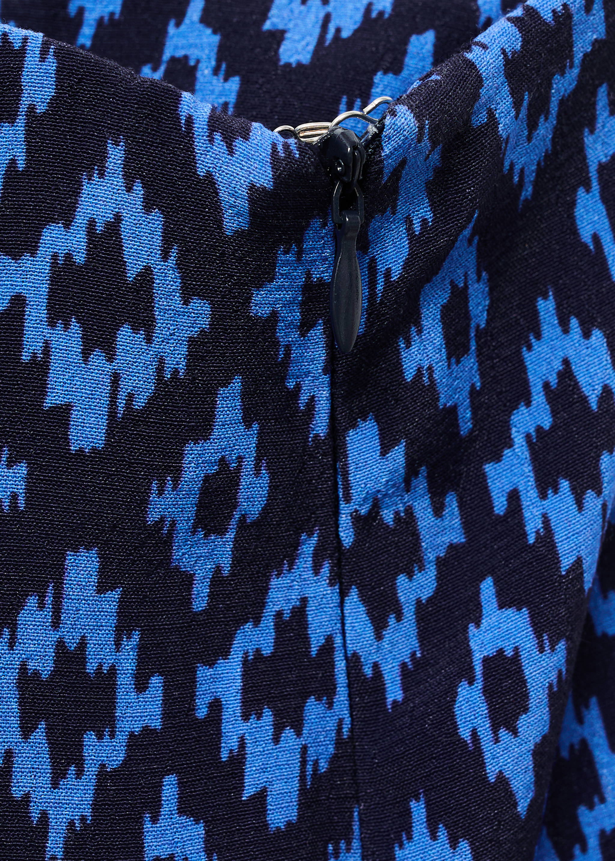 Flowy printed dress - Details of the article 8