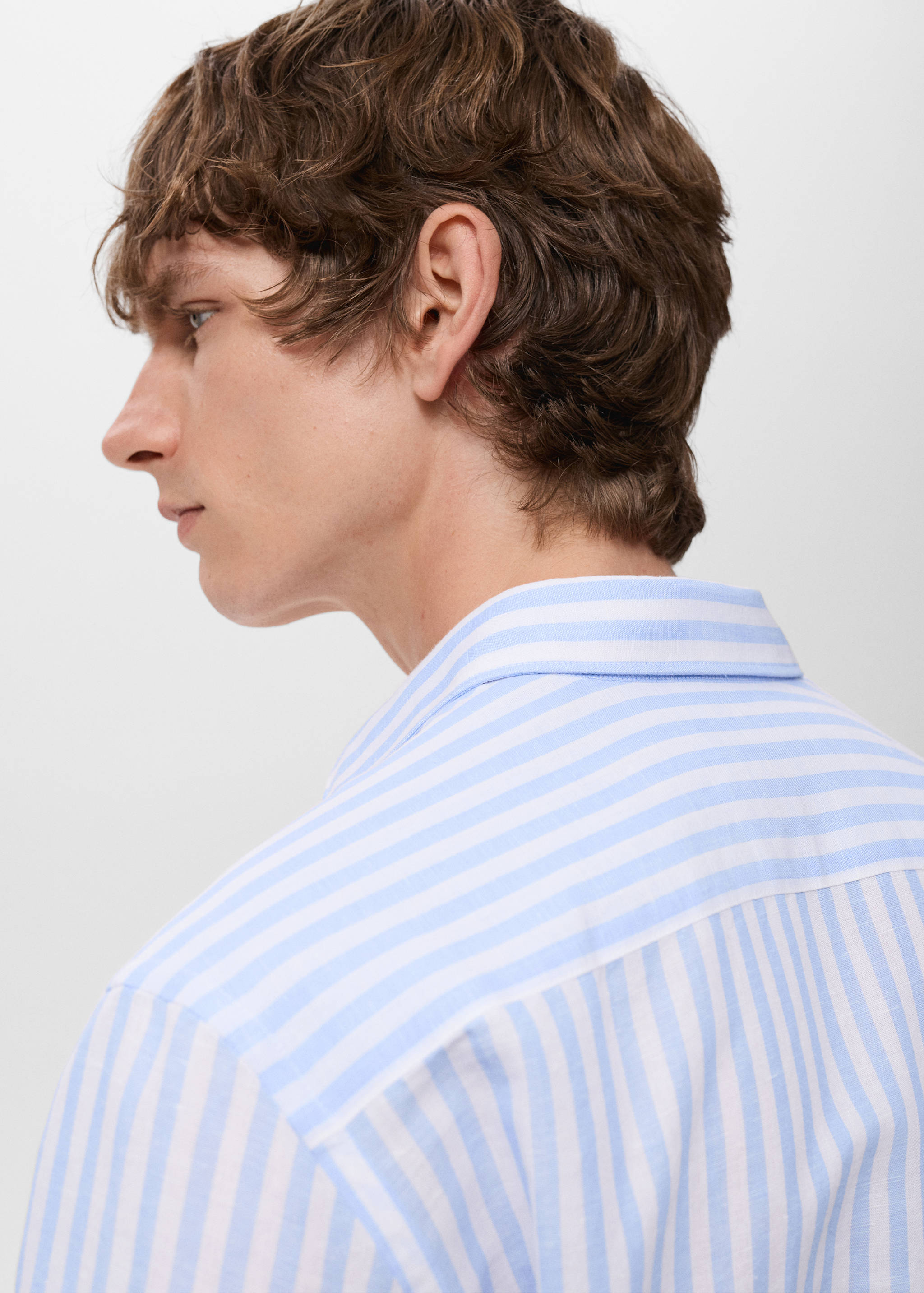 Regular-fit striped cotton-linen shirt - Details of the article 2
