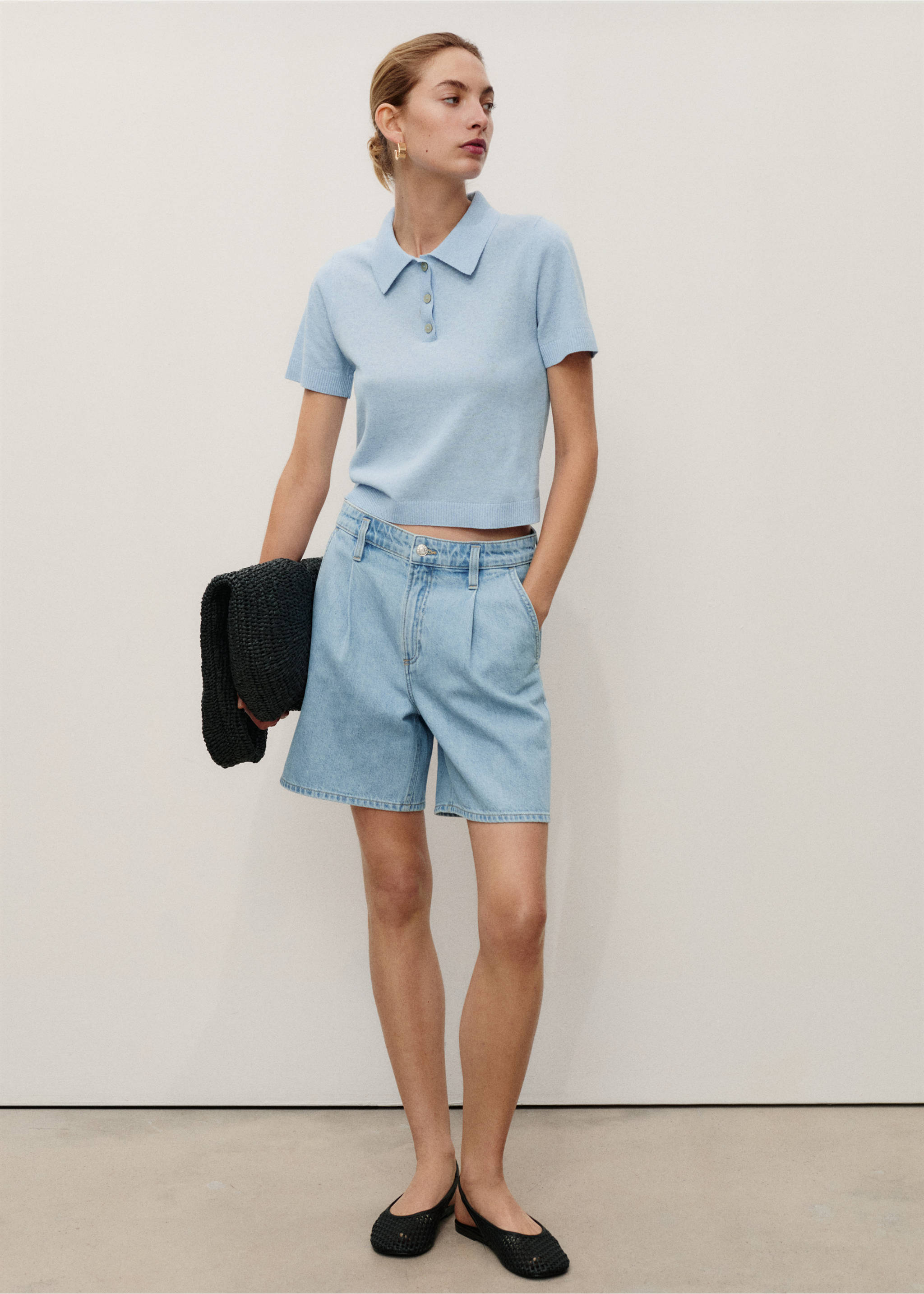 Mid-rise denim bermuda shorts with pleats - General plane, Light Blue. Ref: 17051515-00.