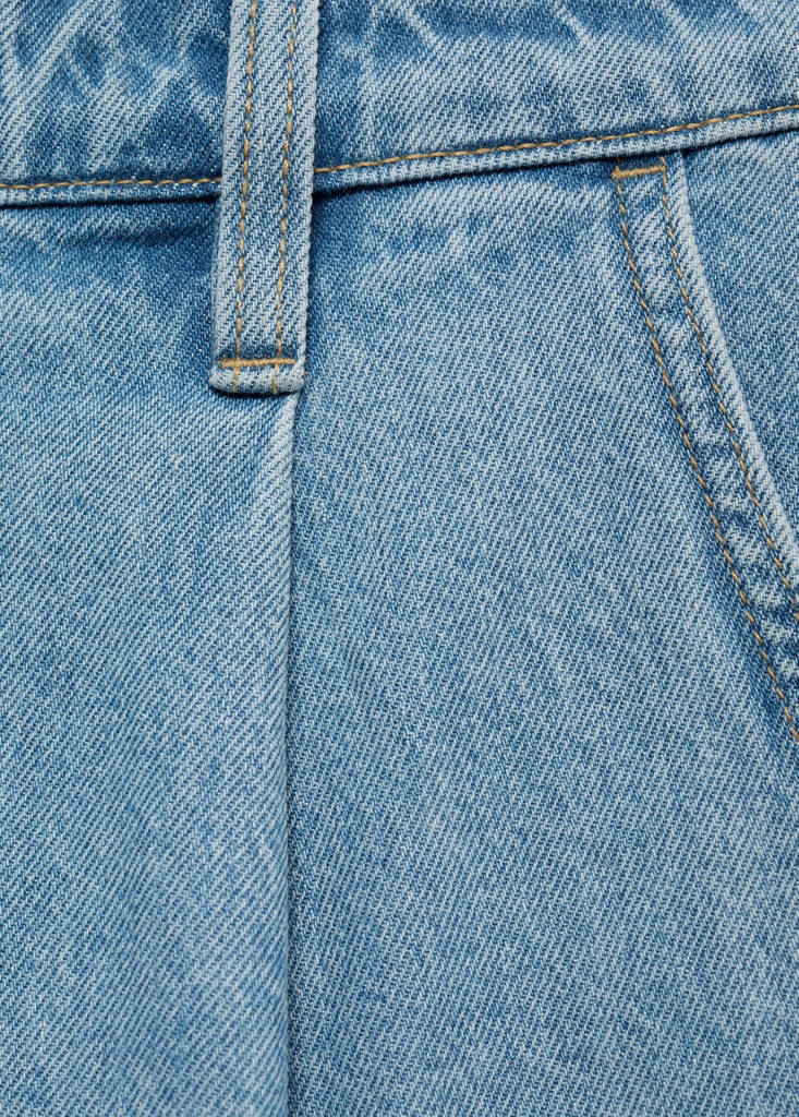 Mid-rise denim bermuda shorts with pleats — Light Blue