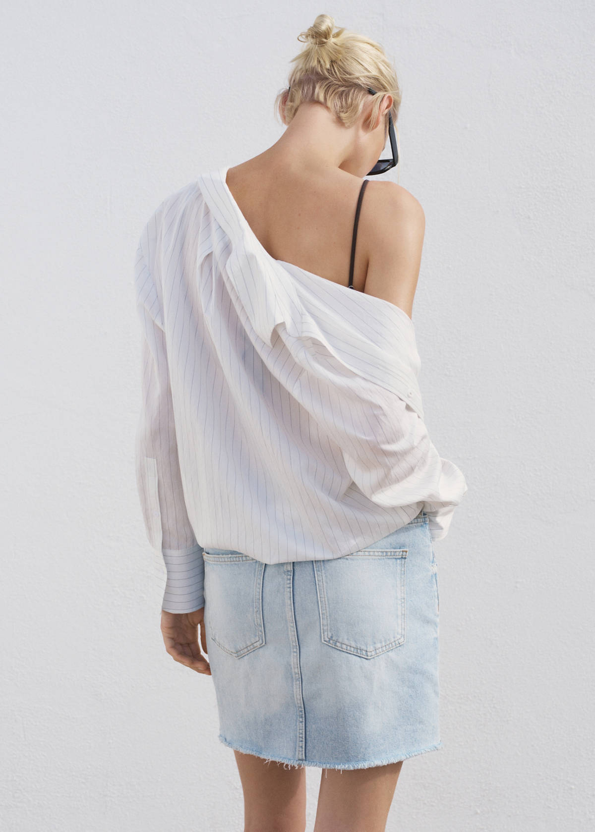 Denim skirt with frayed hem — Light Blue