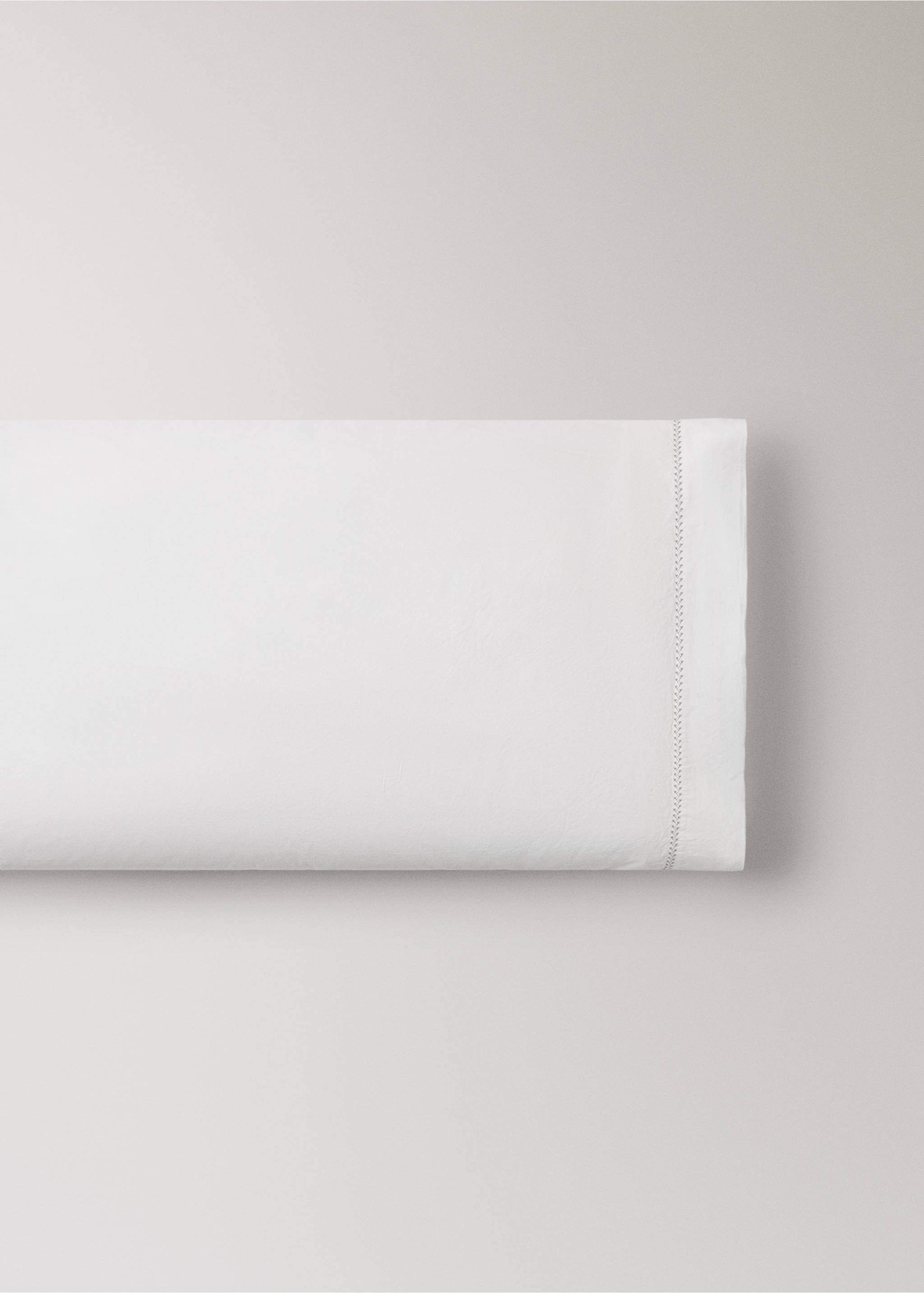 Washed cotton percale pillowcase with zigzag stitching 45x110 cm - Article without model, Off White. Ref: 17051525-00.
