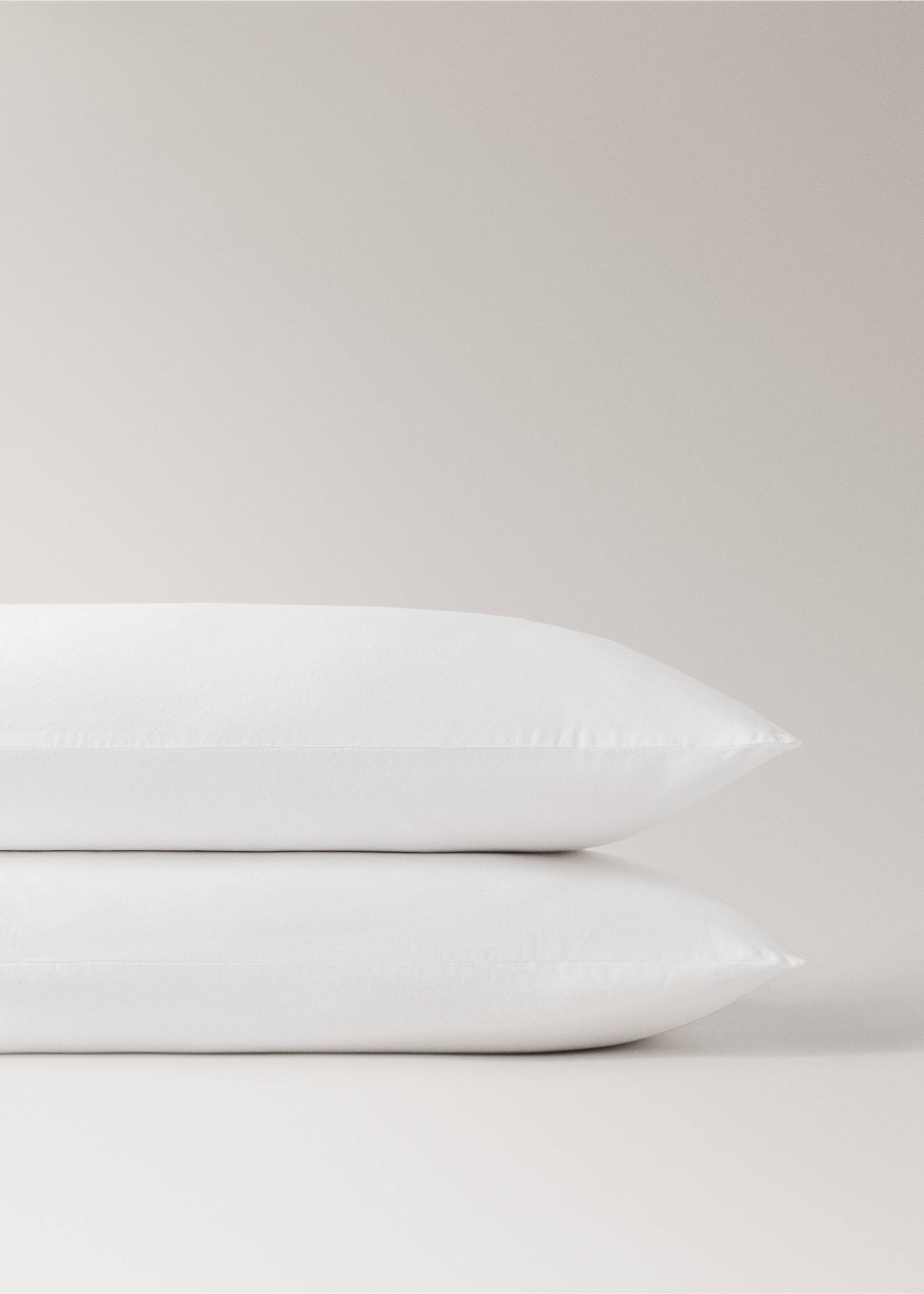 Washed cotton percale pillowcase with zigzag stitching 50x75 cm - Details of the article 1, Off White. Ref: 17051526-00.