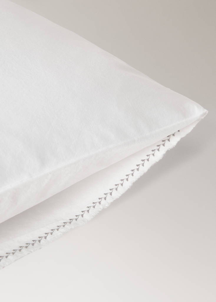 Washed cotton percale pillowcase with zigzag stitching 50x75 cm — Off White