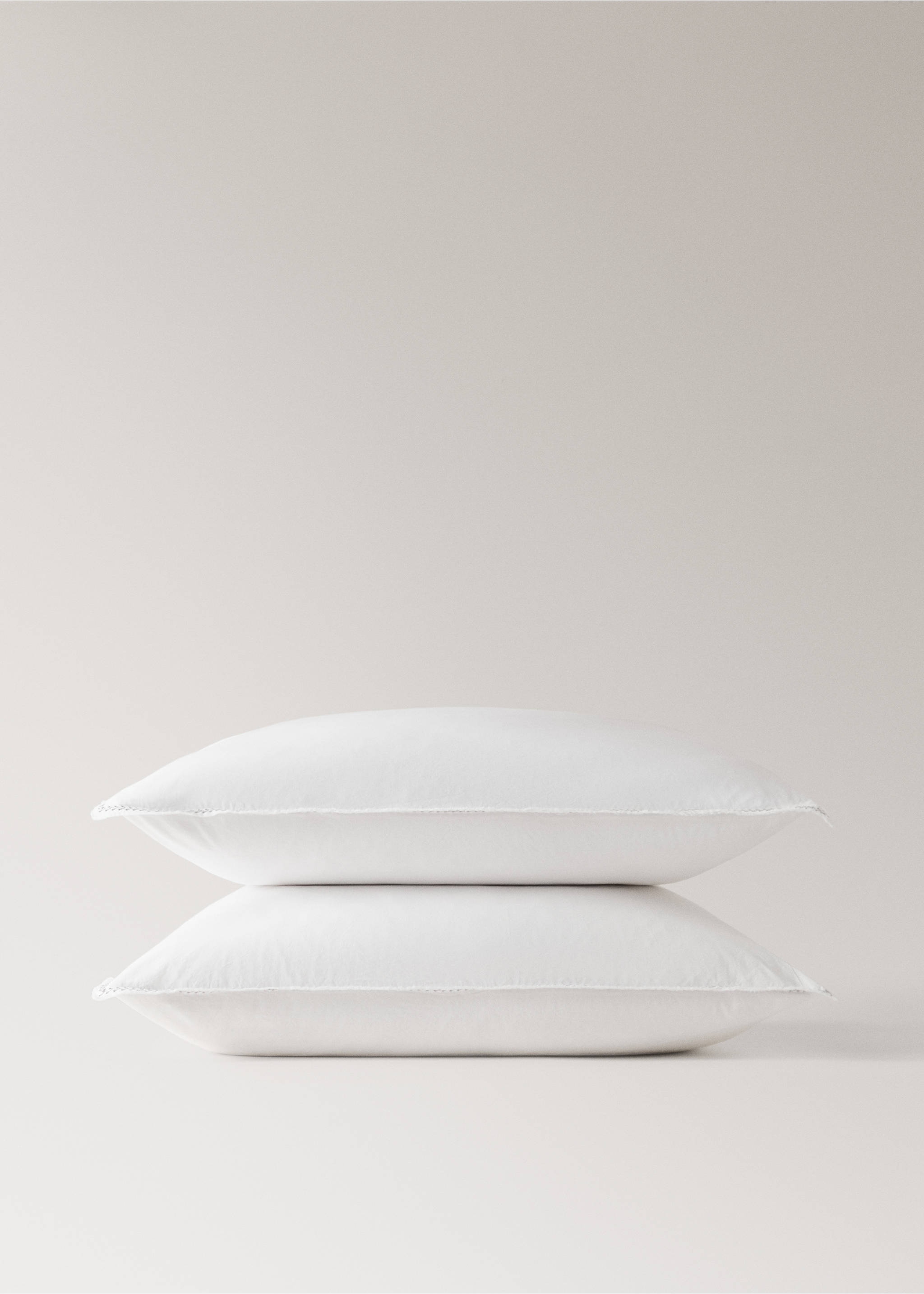 Washed cotton percale pillowcase with zigzag stitching 60x60 cm - Details of the article 1, Off White. Ref: 17051527-00.