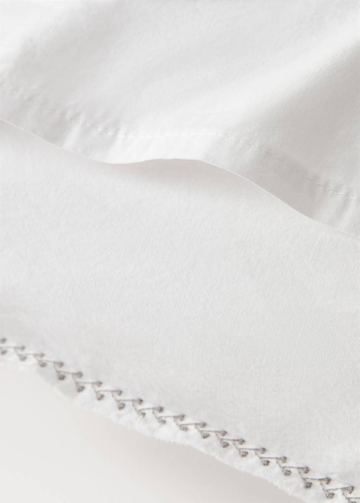 Washed cotton percale pillowcase with zigzag stitching 60x60 cm — Off White