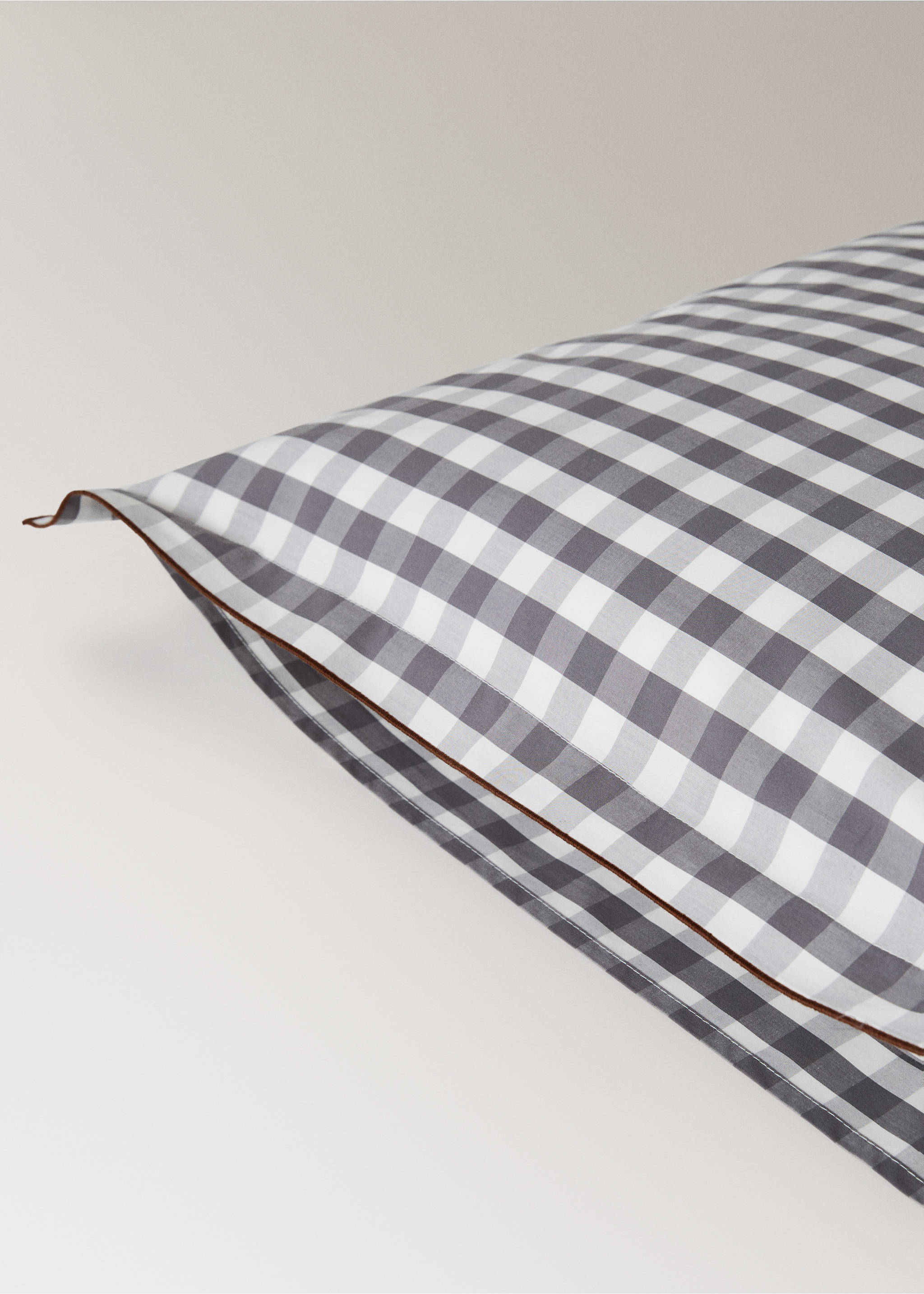 Two percale cotton gingham check pillowcases 60x60 cm - Details of the article 3, Grey. Ref: 17051539-00.