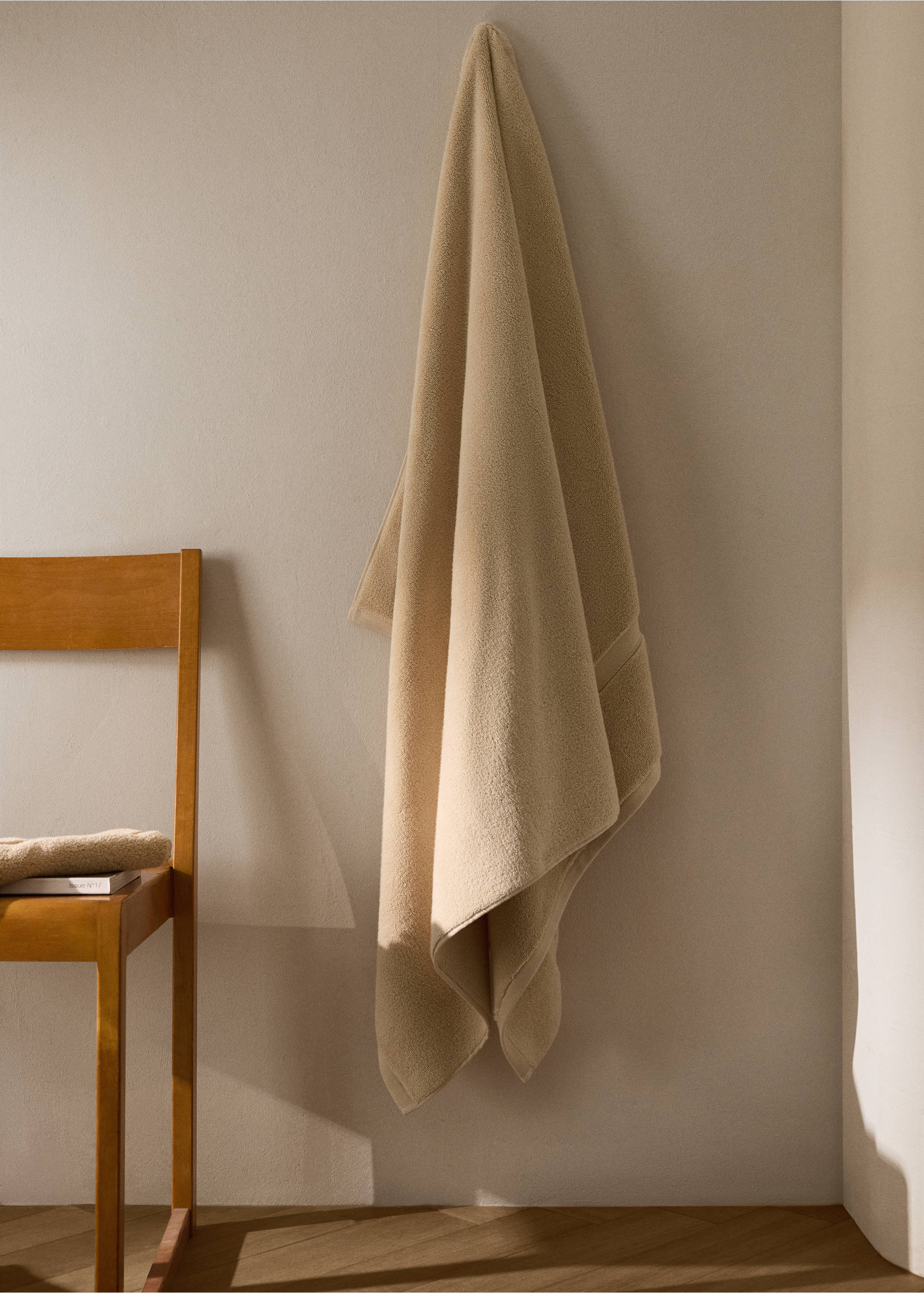 Πετσέτα μπάνιου εξαιρετικά απαλή - Γενικό πλάνο, Μπεζ . Ref: 17051557-00.