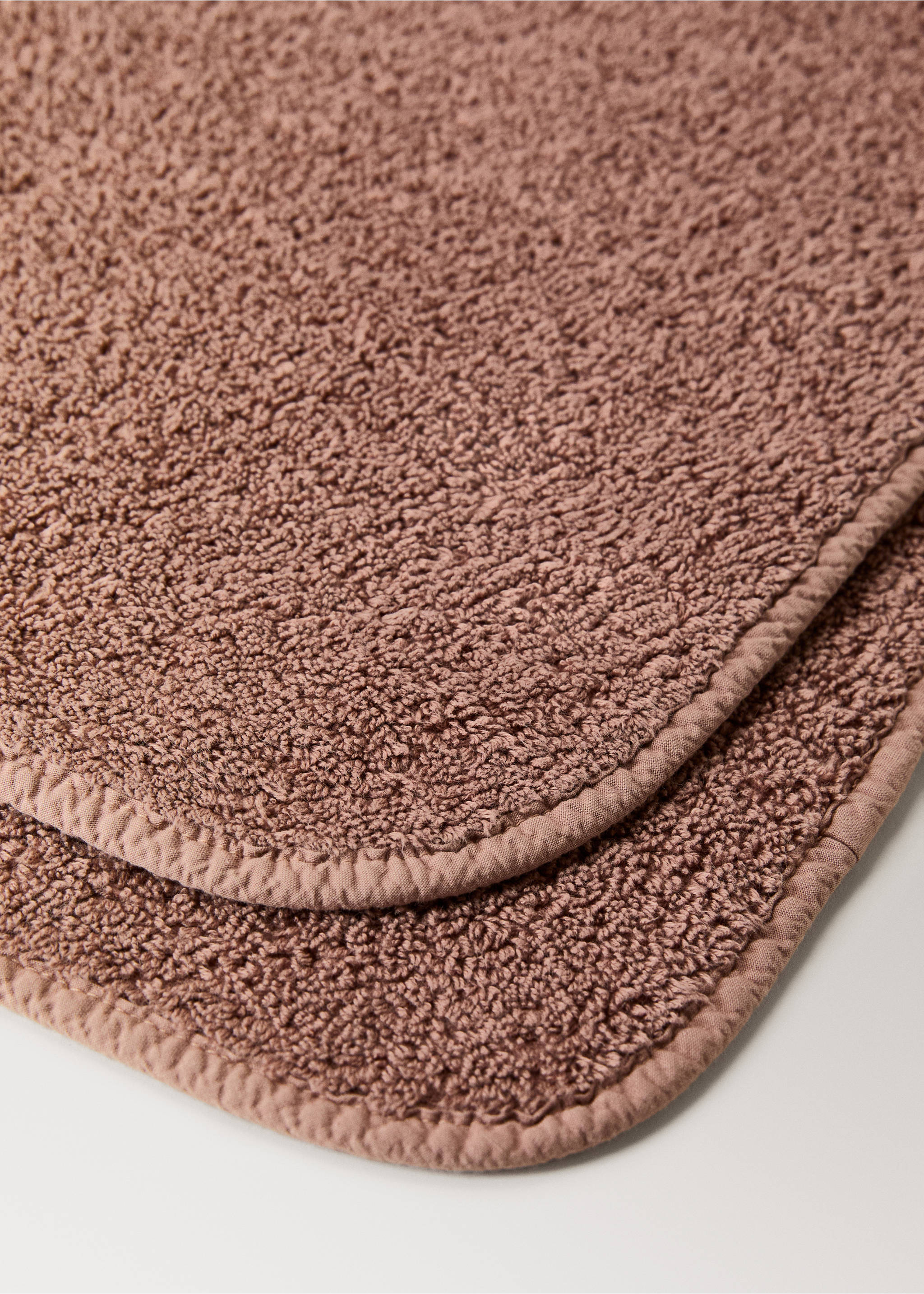 Garment-dyed towel - Details of the article 2, Pink. Ref: 17051560-00.