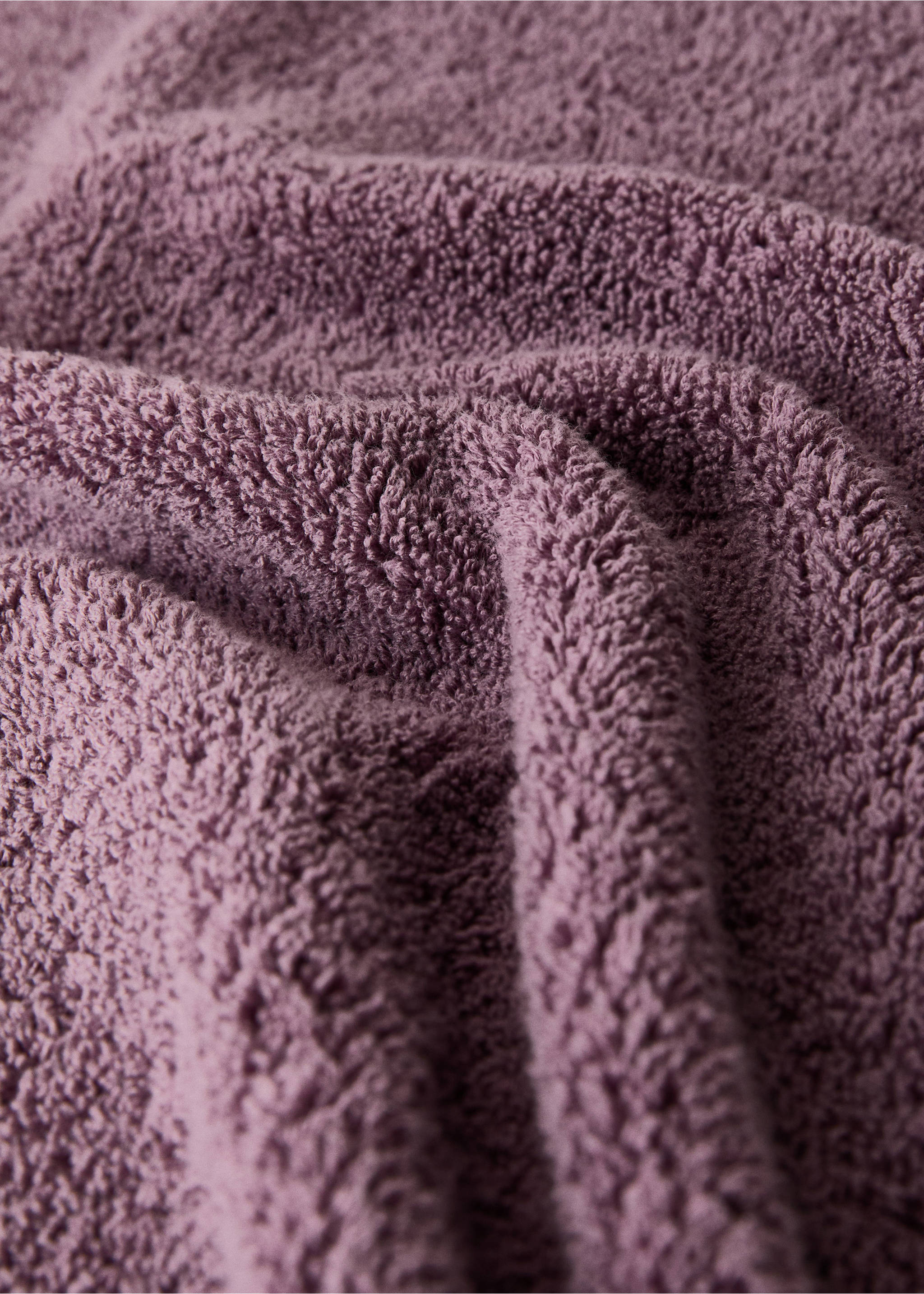 Garment-dyed bath towel - Details of the article 1, Purple. Ref: 17051562-00.