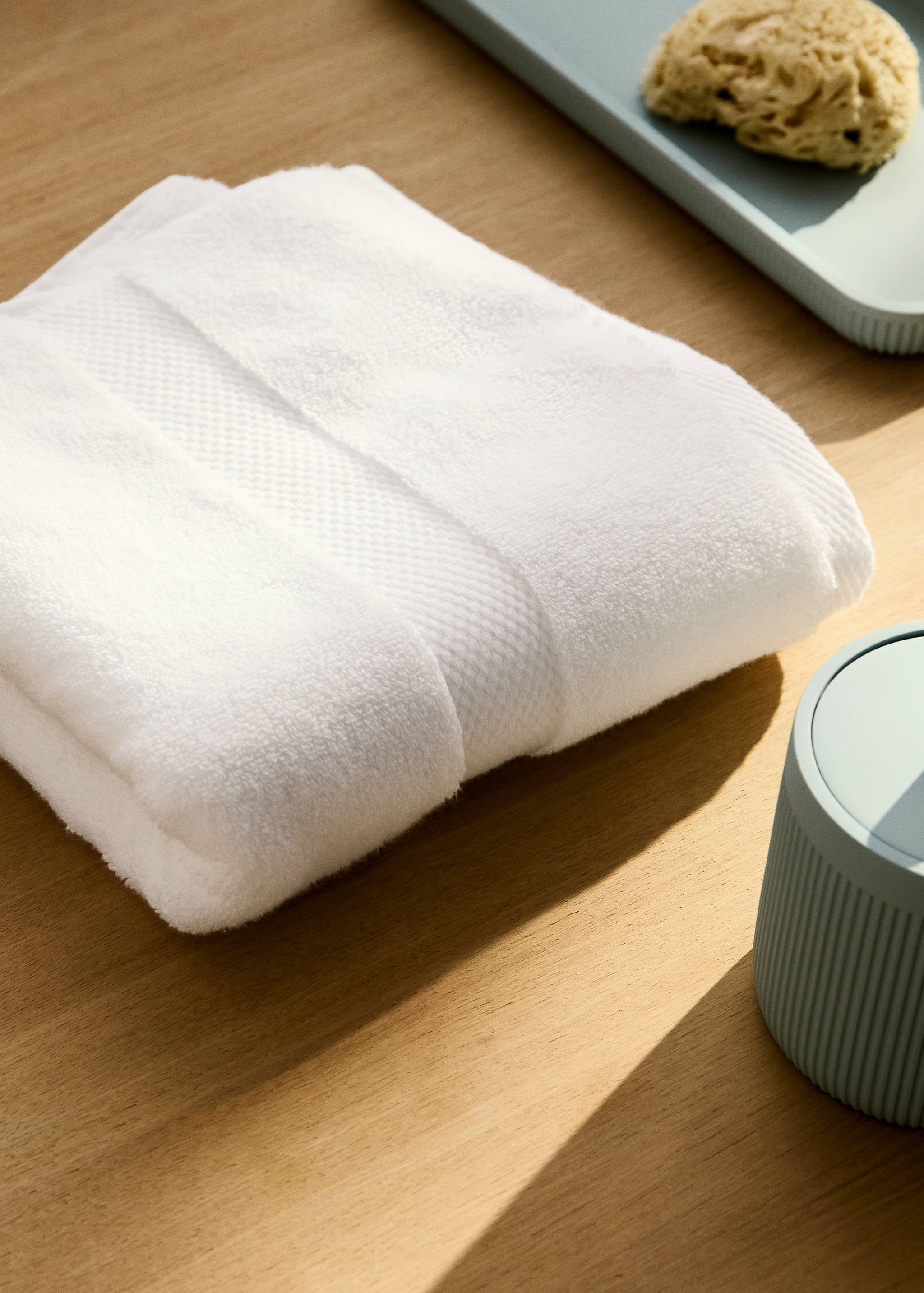 Extra-soft cotton hand towel - General plane