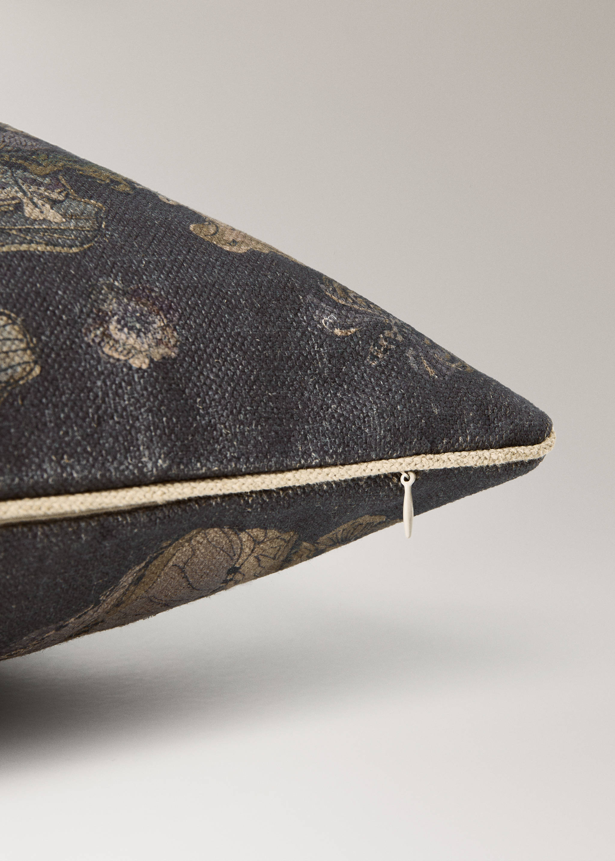 Linen floral-print cushion cover 40x60 cm - Details of the article 1