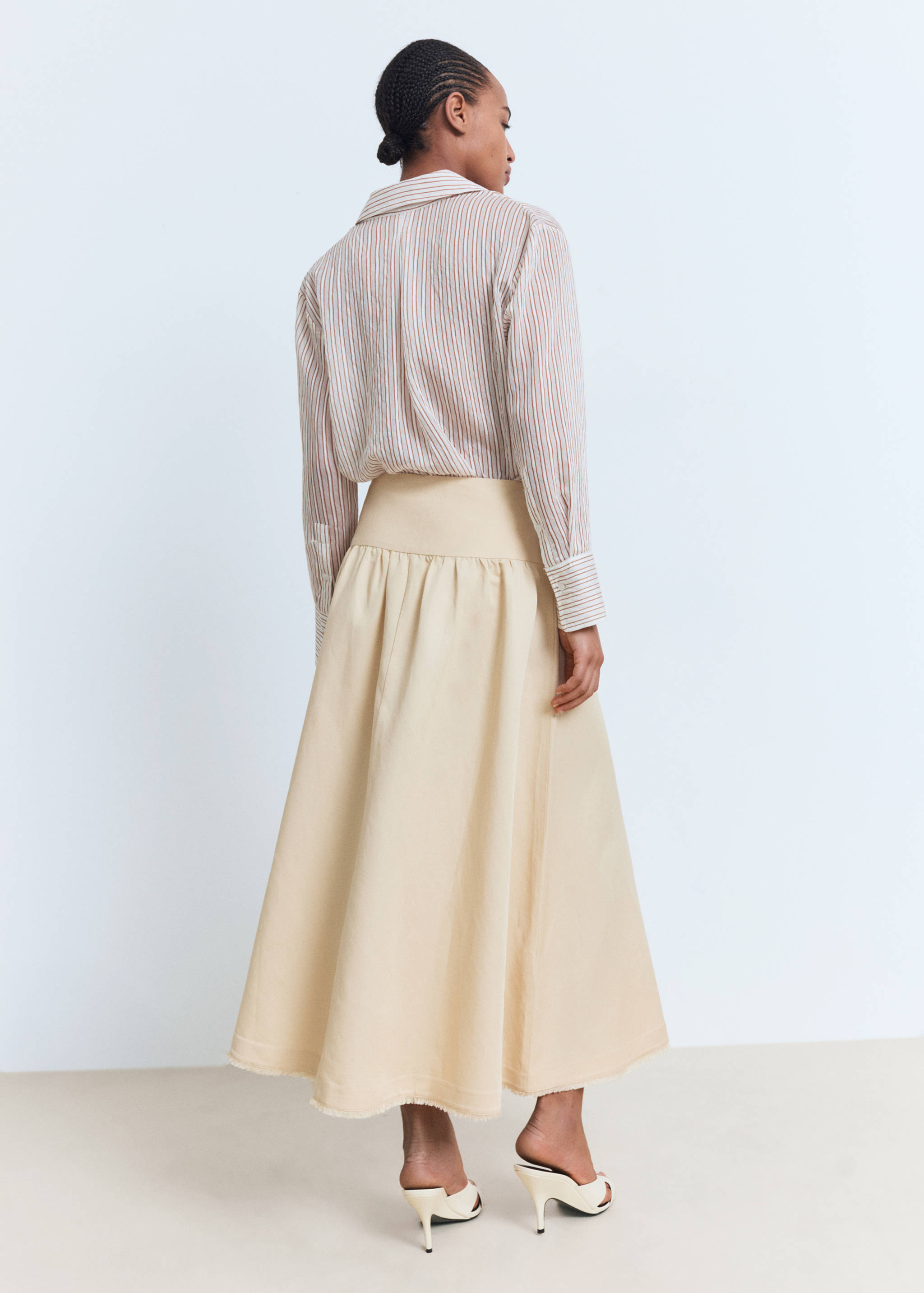 Midi-skirt with frayed ends - Reverse of the article