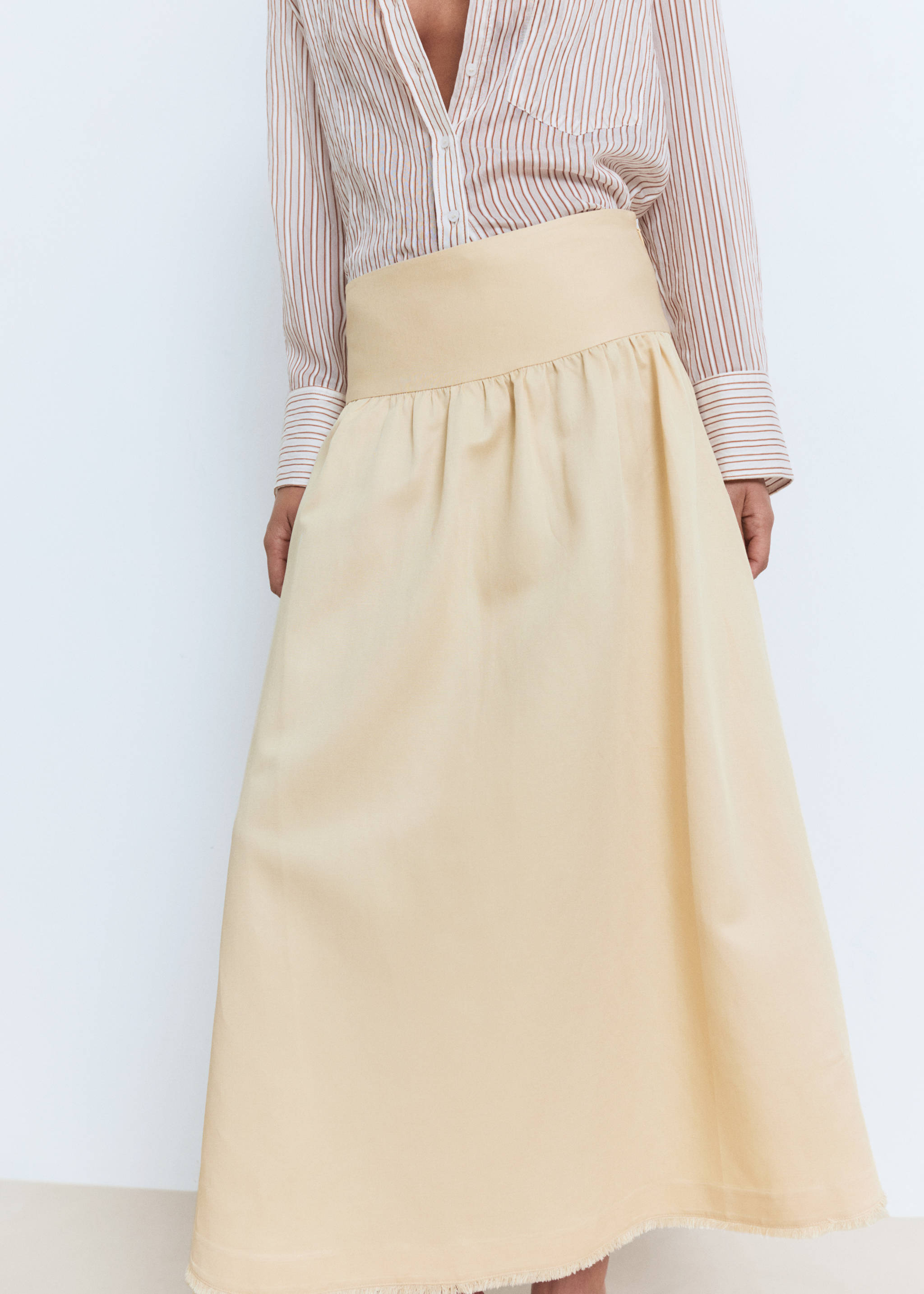 Midi-skirt with frayed ends - Details of the article 9
