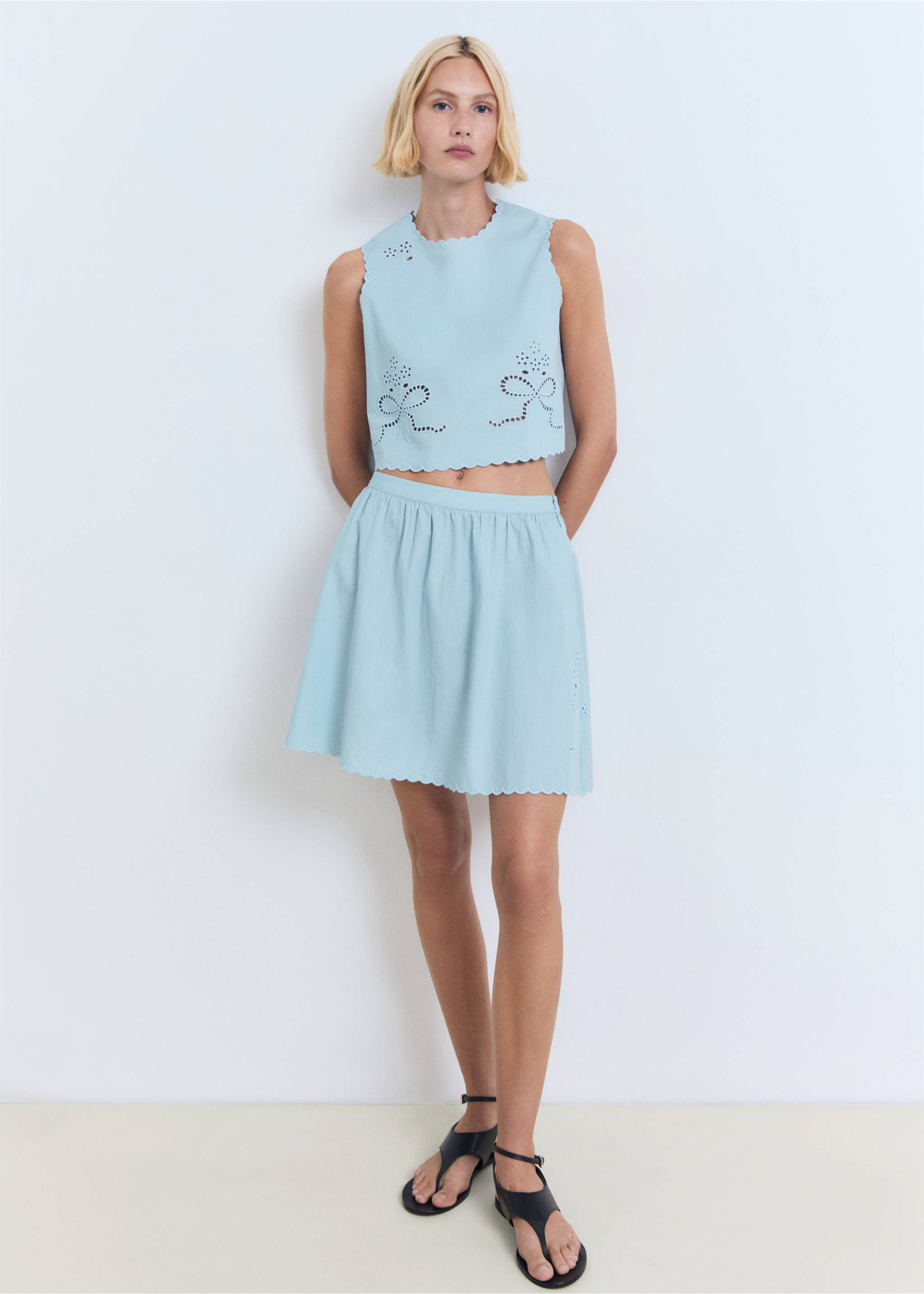 Jupe broderie base festonnée - Plan général, Bleu ciel. Ref: 17052538-00.