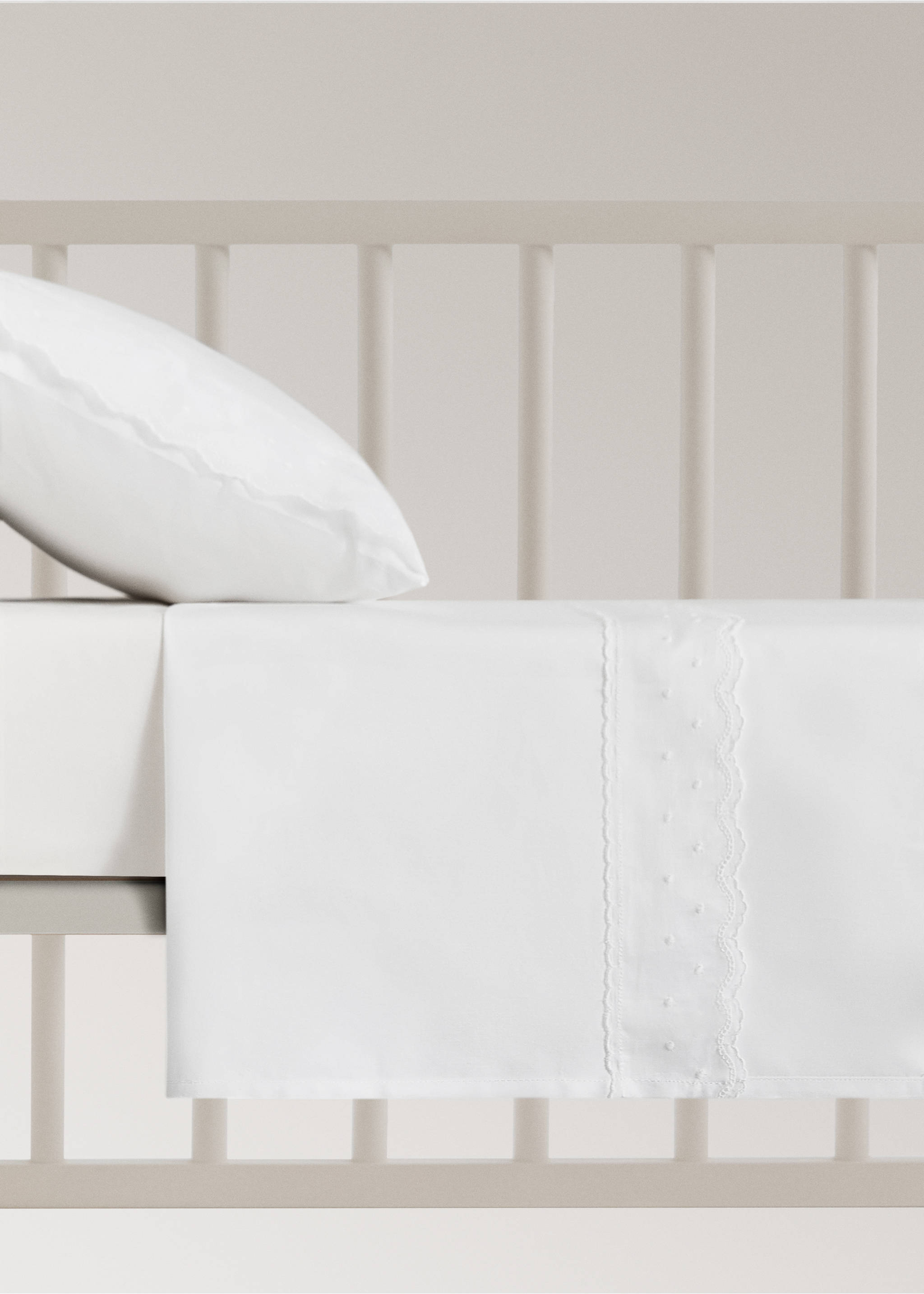 Embroidered top sheet and pillow set with ruffle for cot - Article without model, White. Ref: 17052549-00.