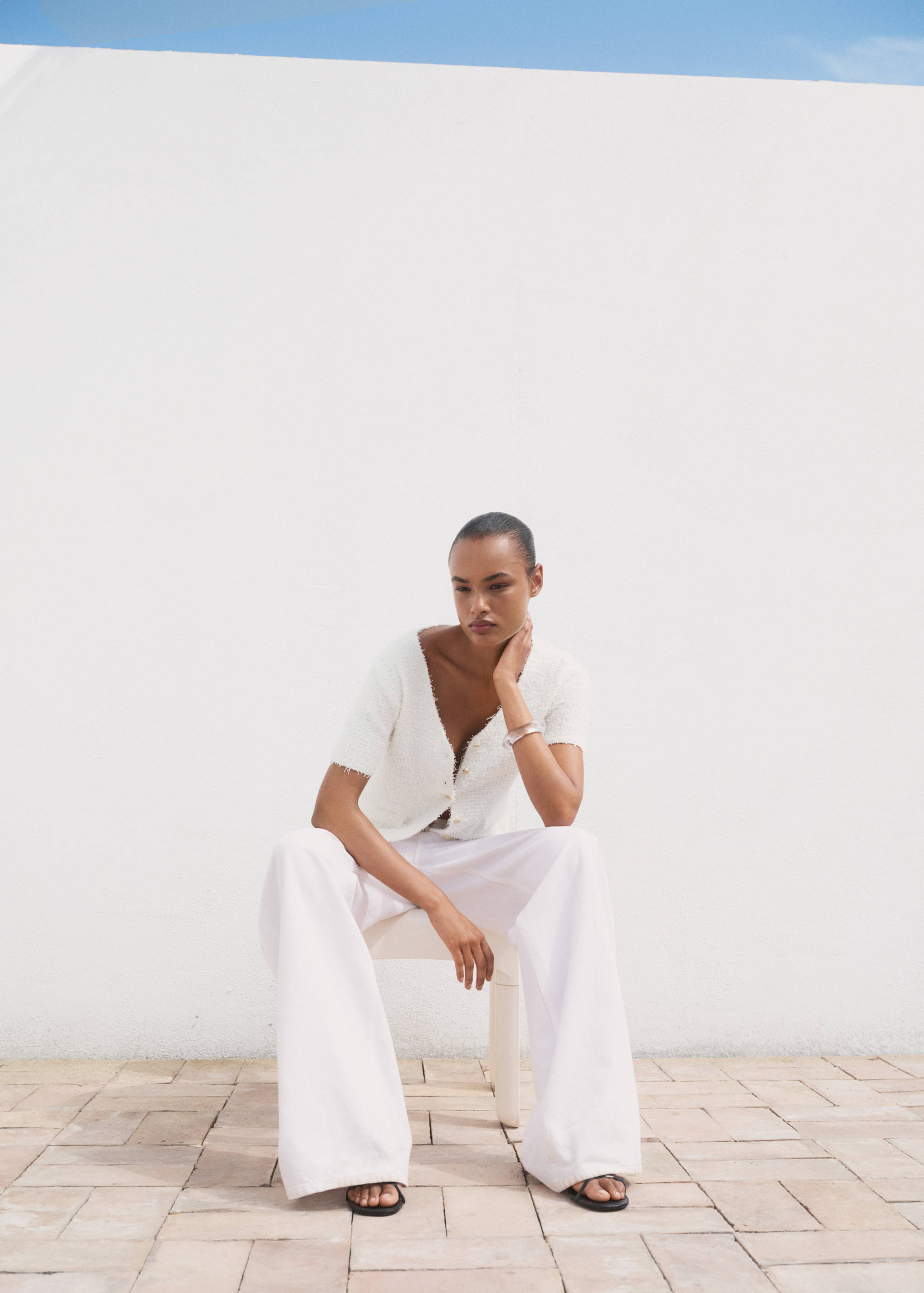 Short-sleeved bouclé cardigan - Details of the article 2