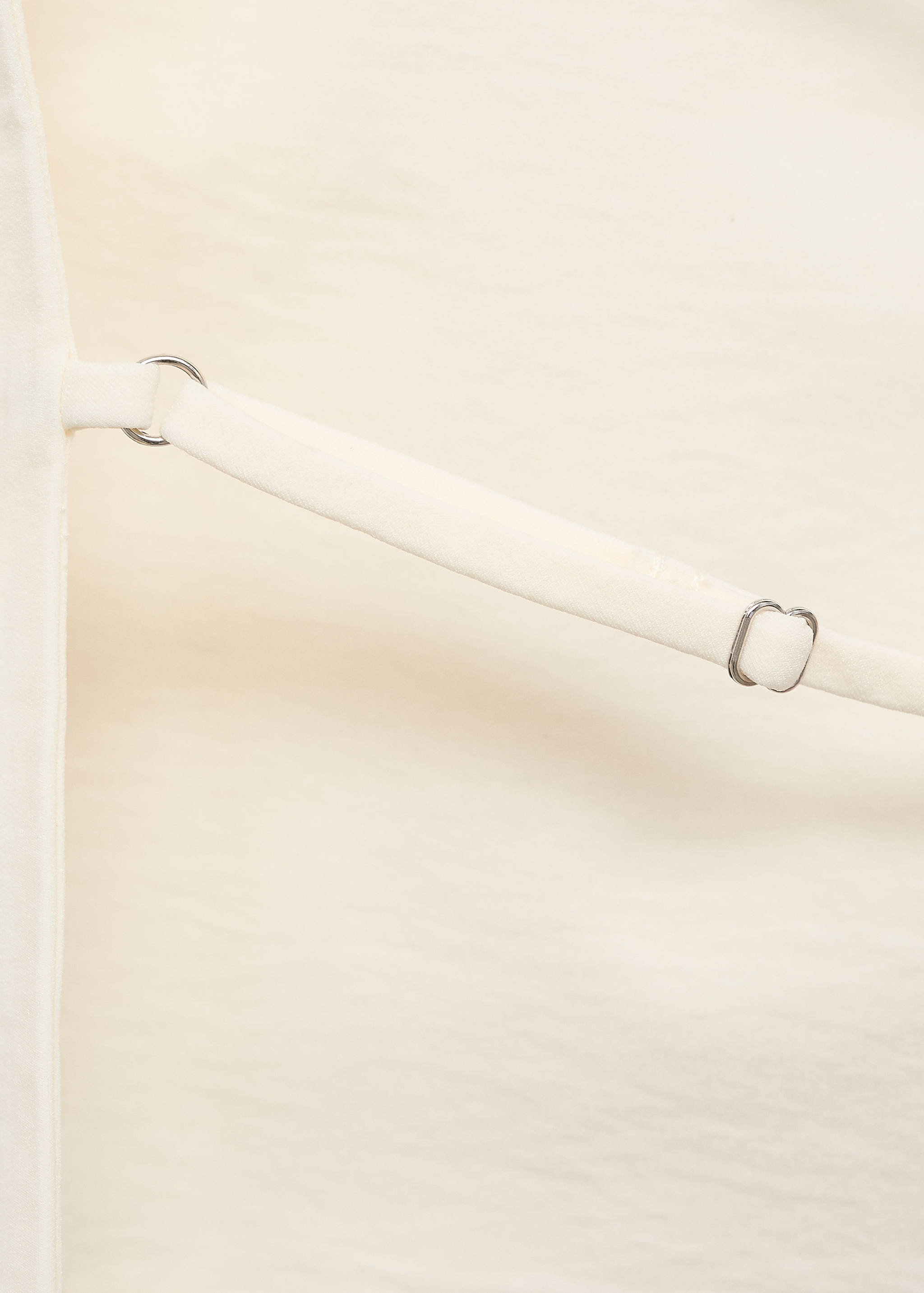 Open-back top - Details of the article 8