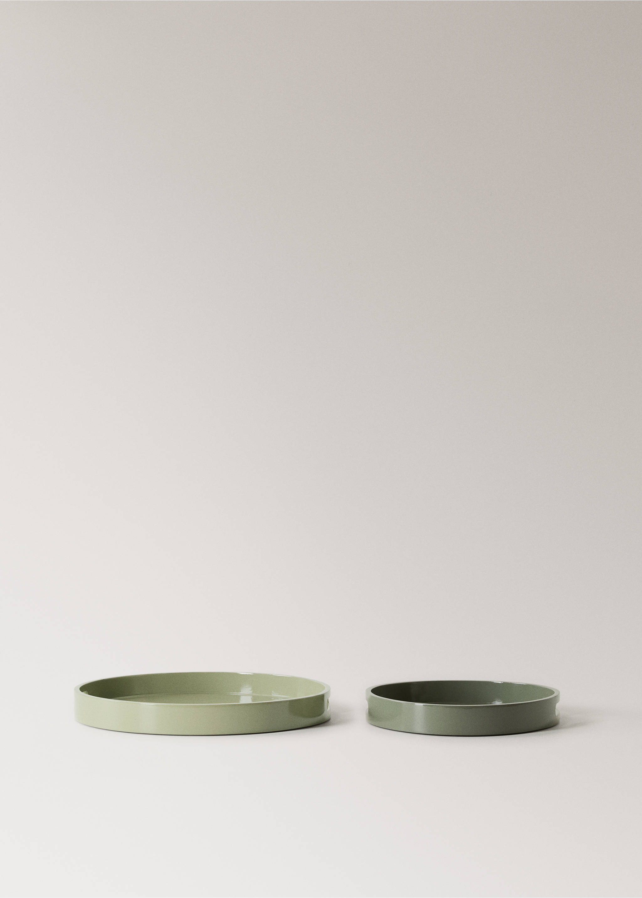 Nagy lakkozott tálca - A termék adatai 3, Erdőzöld. Ref: 17052924-00.