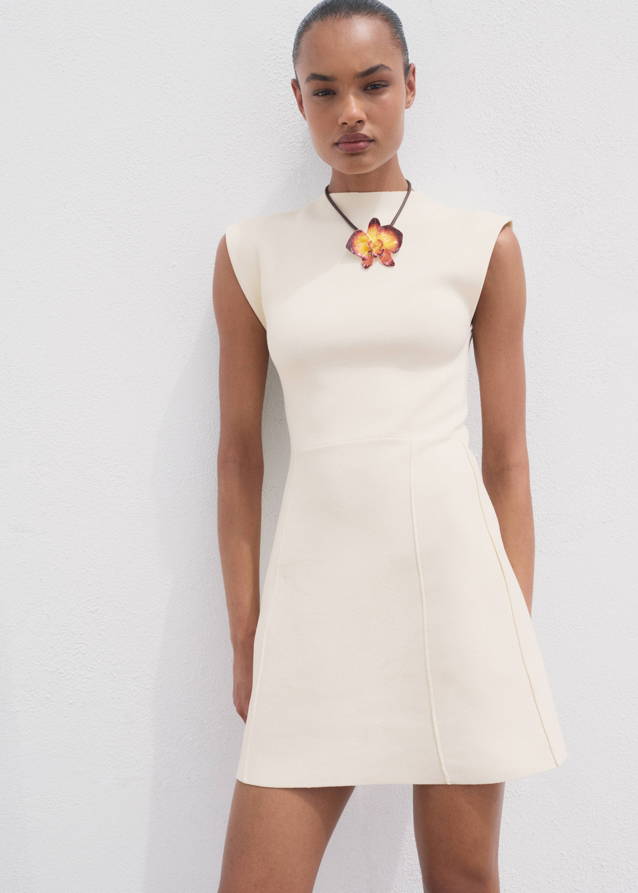 Robe évasée maille col montant - Plan moyen