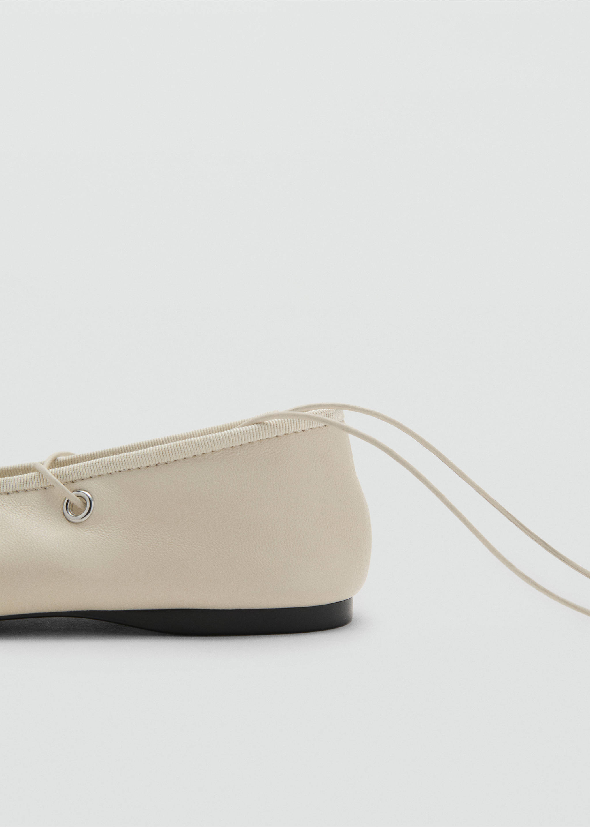 Bailarina piel tiras cruzadas - Detalle del artículo 2, Blanco. Ref: 17053303-00.