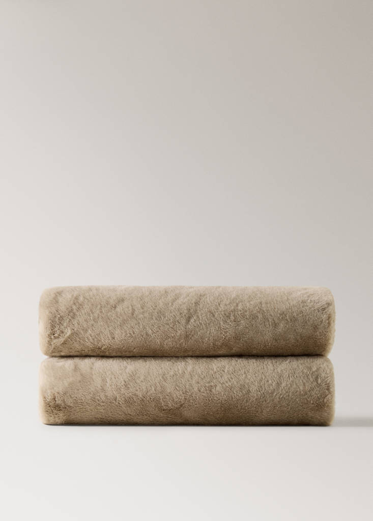 Medium double-faced faux-fur blanket — Chocolate