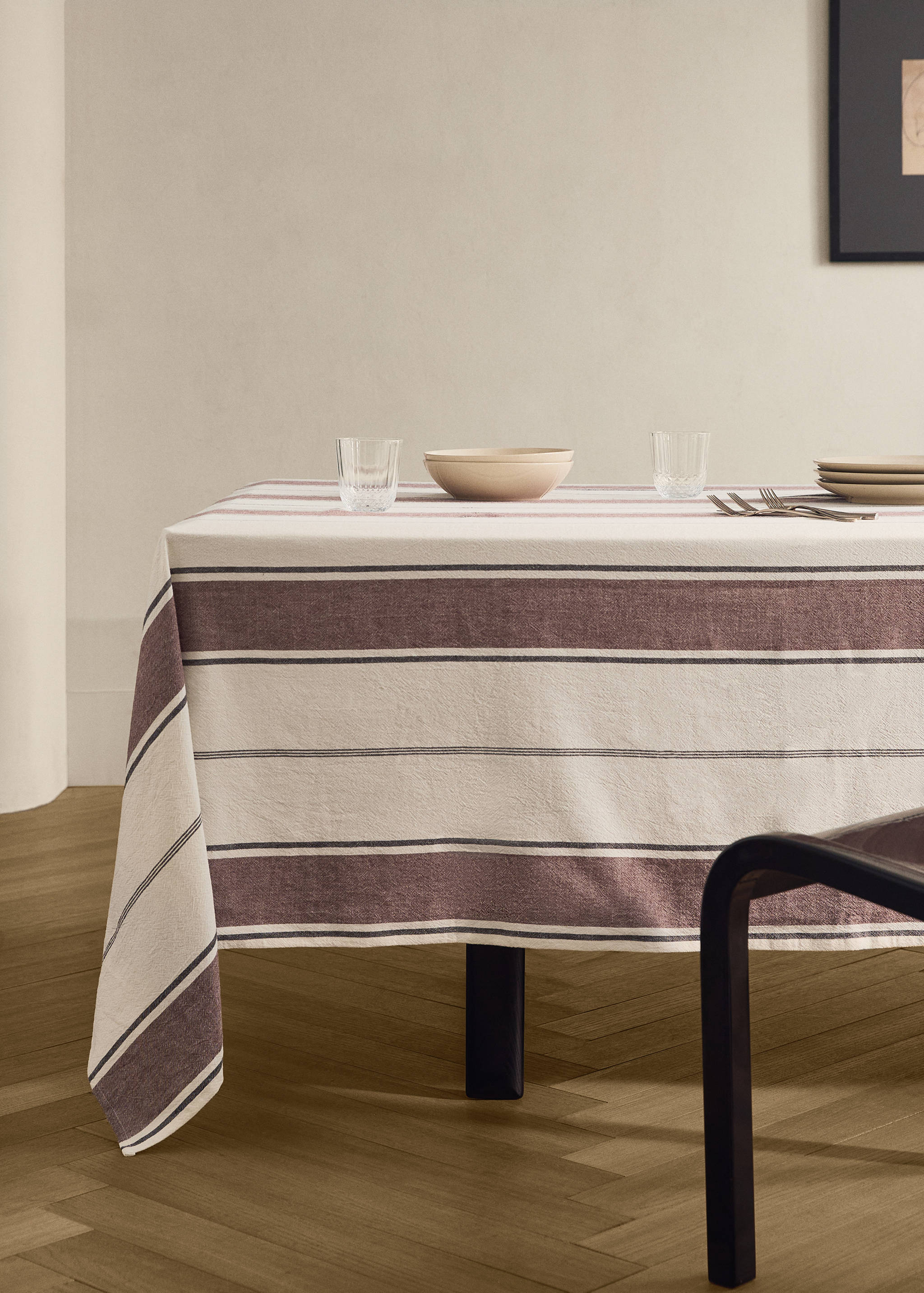 Cotton striped tablecloth for 2 to 4 diners - General plane