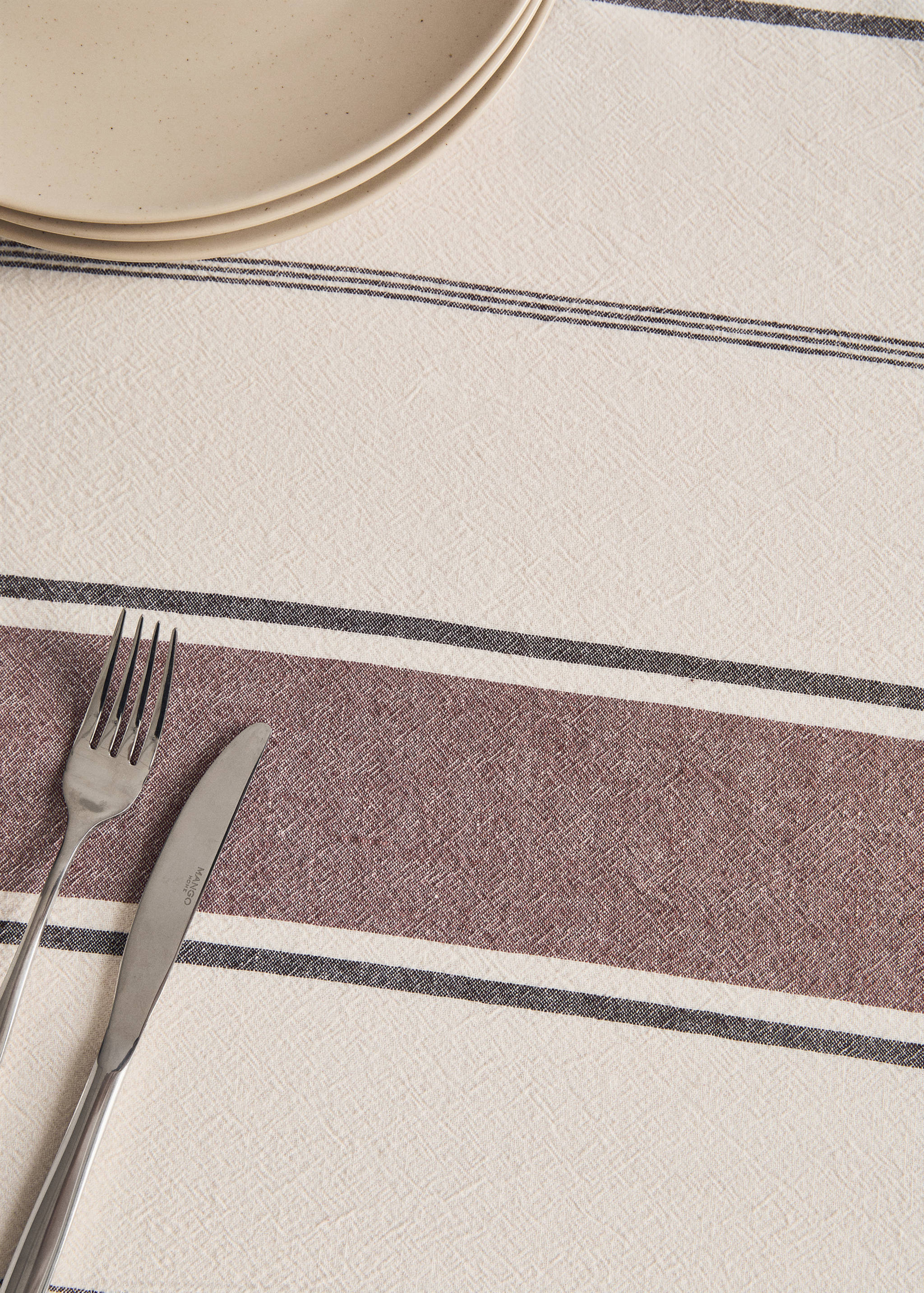 Cotton striped tablecloth for 2 to 4 diners - Details of the article 7