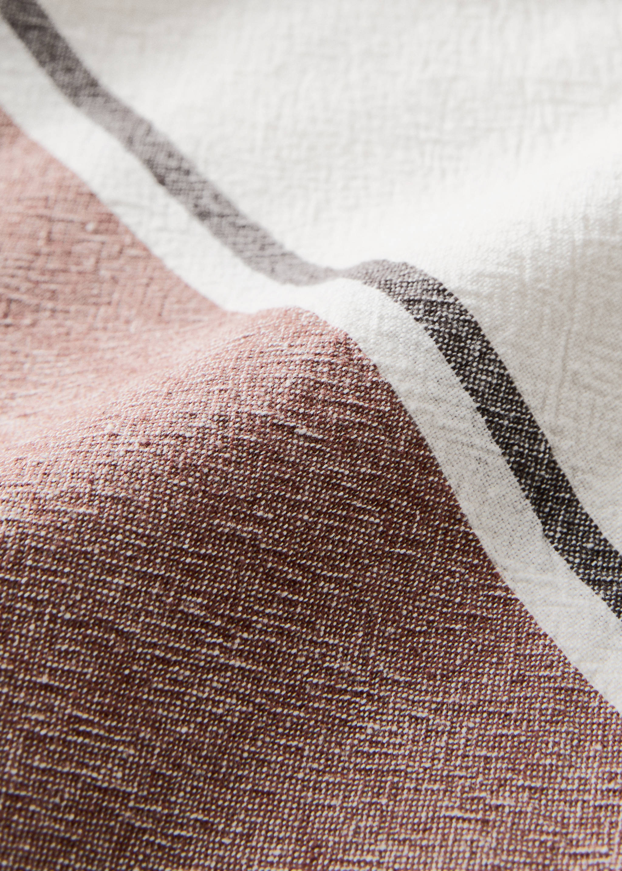 Cotton striped tablecloth for 2 to 4 diners - Details of the article 2