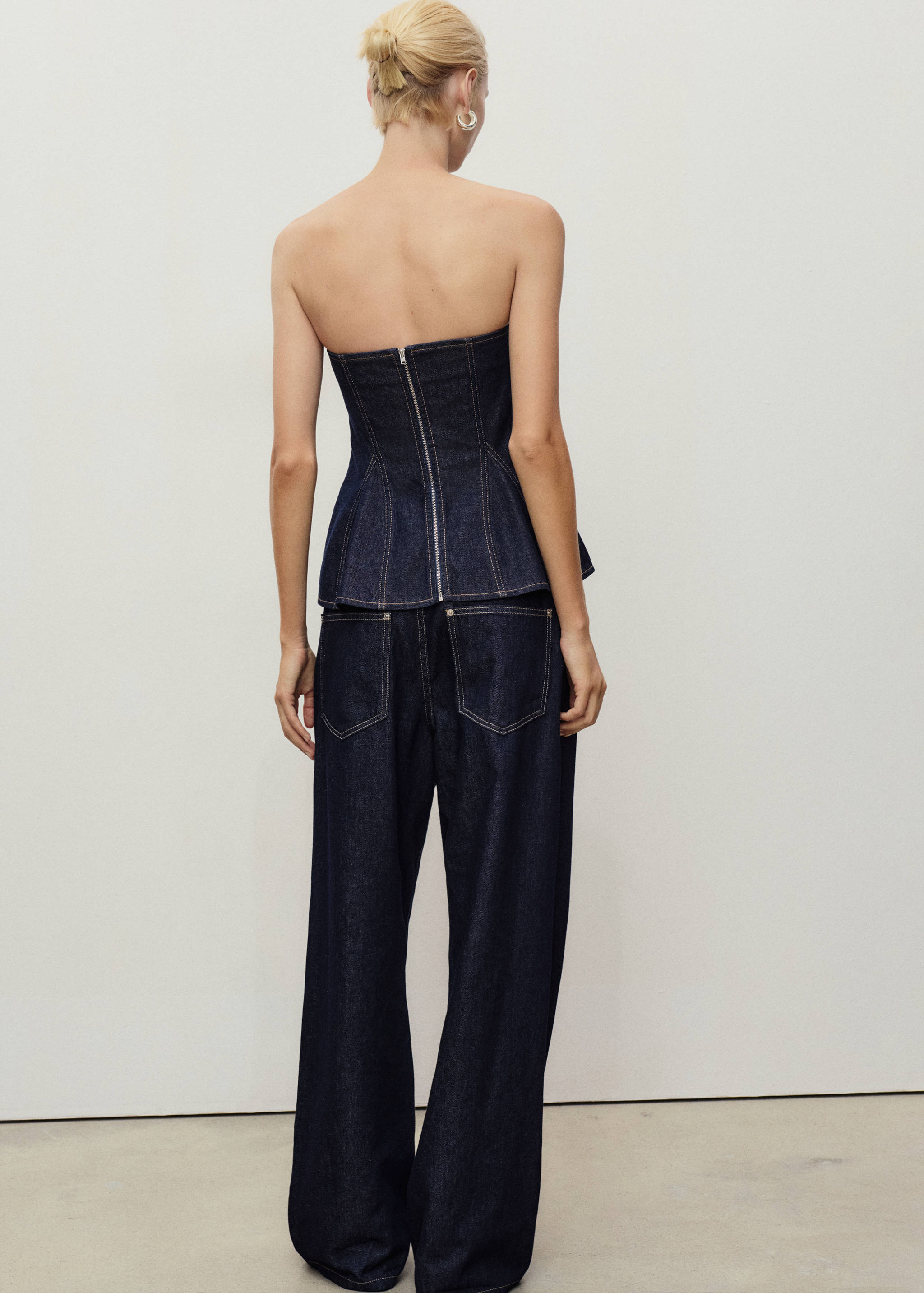 Straight-fit belt jeans - Reverse of the article